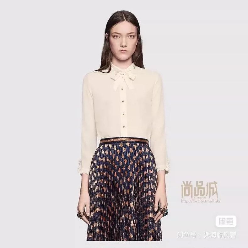 Gucci Gucci Silk pearl buckle shirt Size XS / US 0-2 / IT 36-38 - 1 Thumbnail