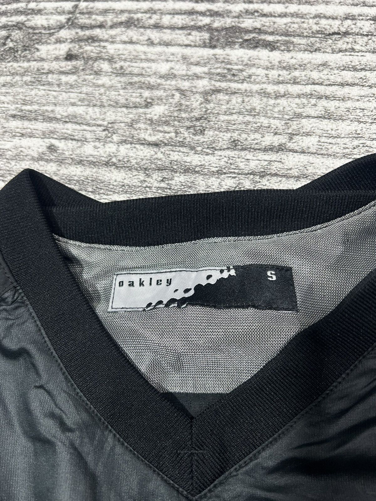 Comme des Garcons 2000s Oakley Software Iconic Logo V-neck Nylon Gimmick y2k Size US M / EU 48-50 / 2 - 8 Thumbnail