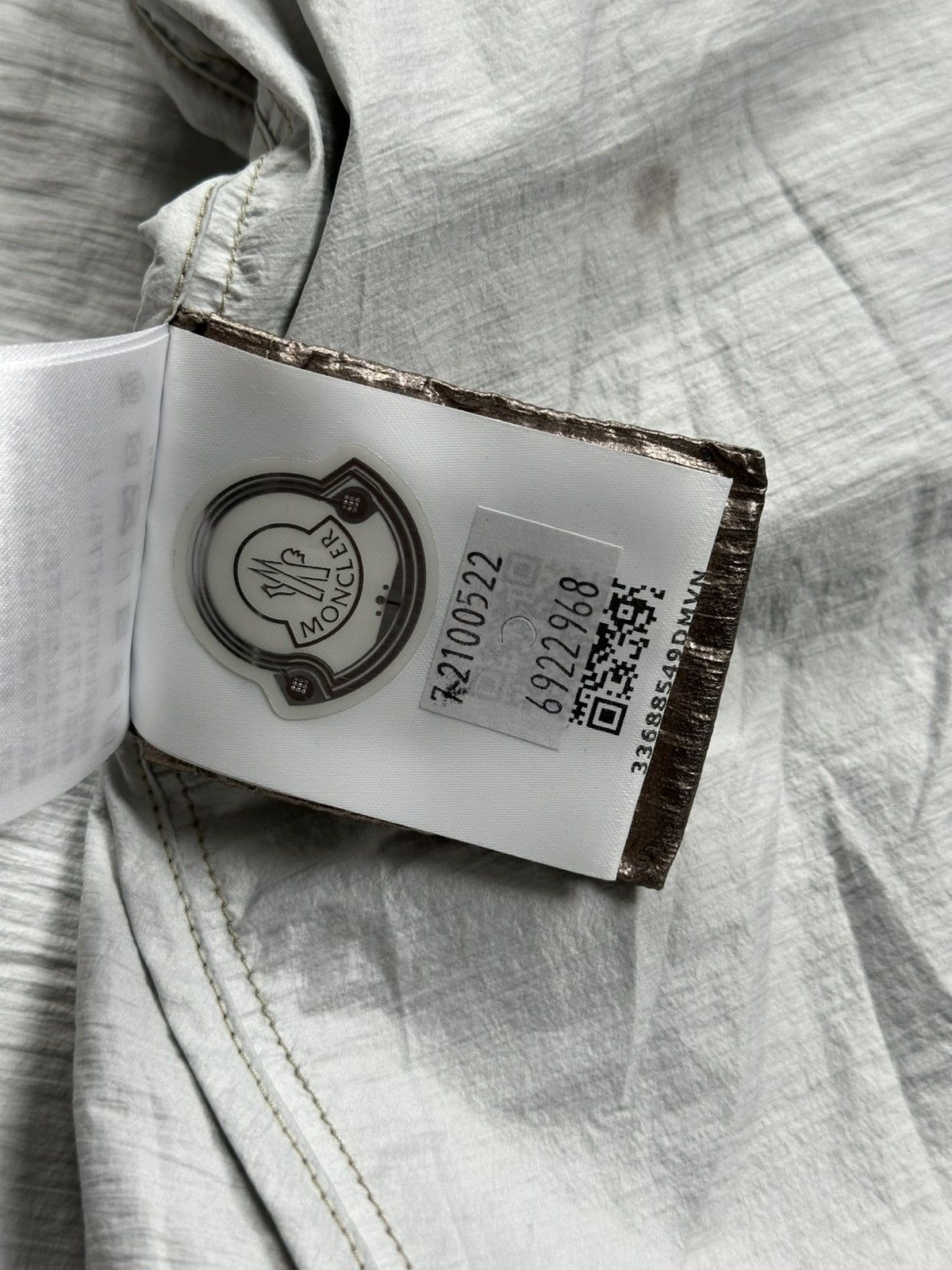 Moncler Moncler - Eschamali Giubbotto - Hooded Metallic Jacket Size M / US 6-8 / IT 42-44 - 17 Thumbnail