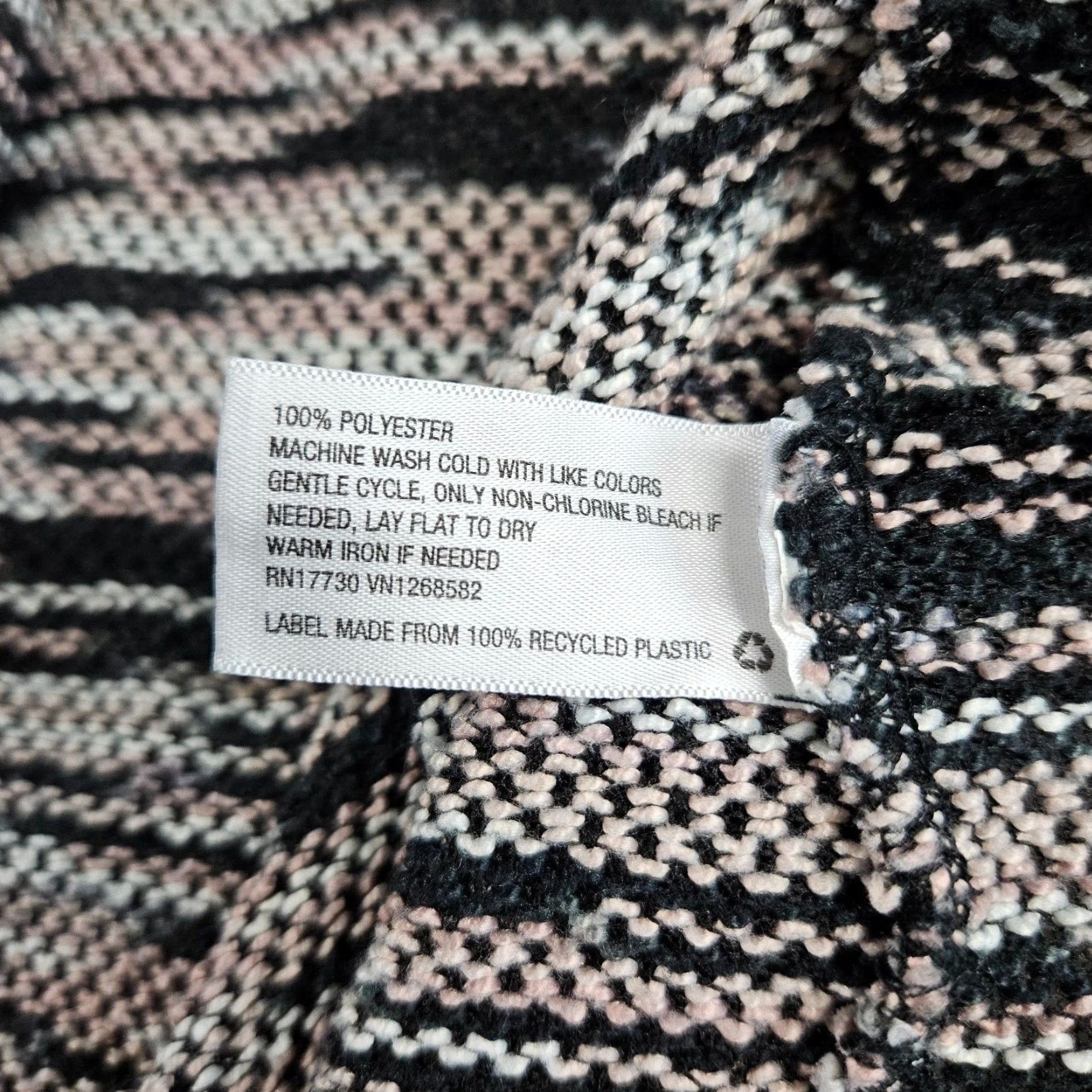 Vintage Knox Rose Cardigan Womens Size M Medium Black Pink Long Sleeve Pockets Sweater Size M / US 6-8 / IT 42-44 - 5 Thumbnail