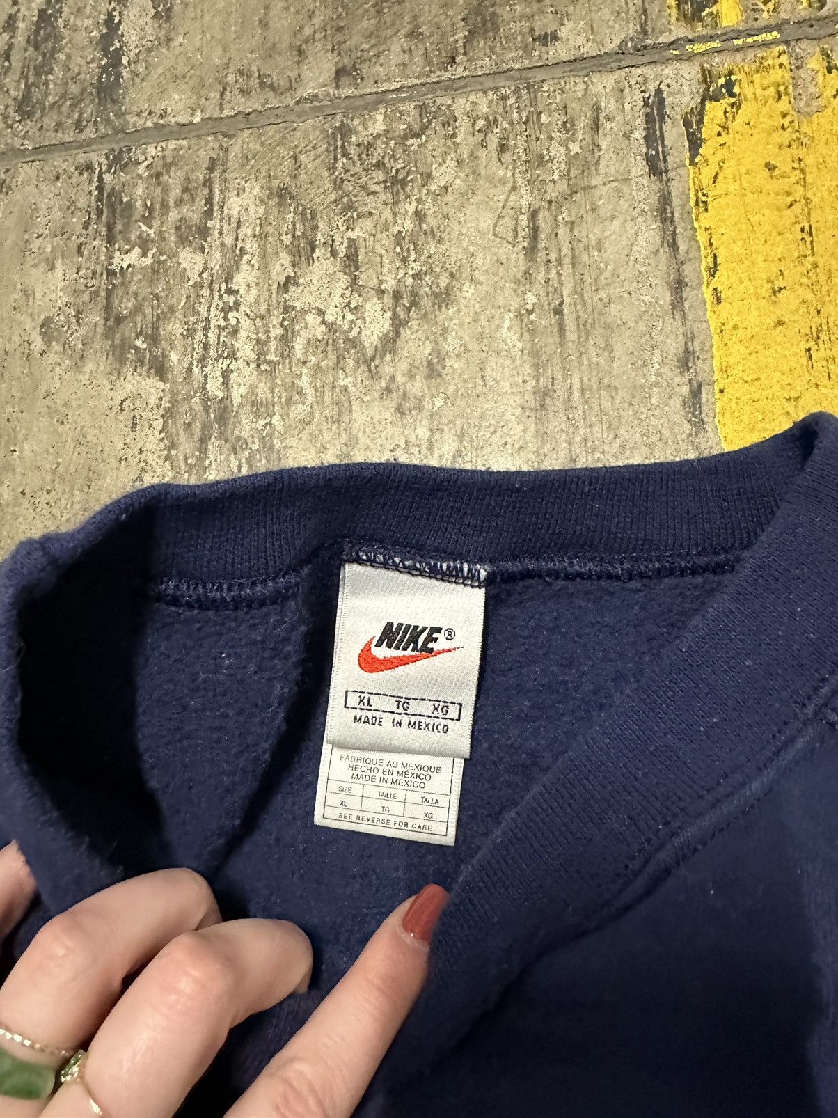 Nike × Vintage Vintage Nike blank crewneck Size US XL / EU 56 / 4 - 4 Thumbnail