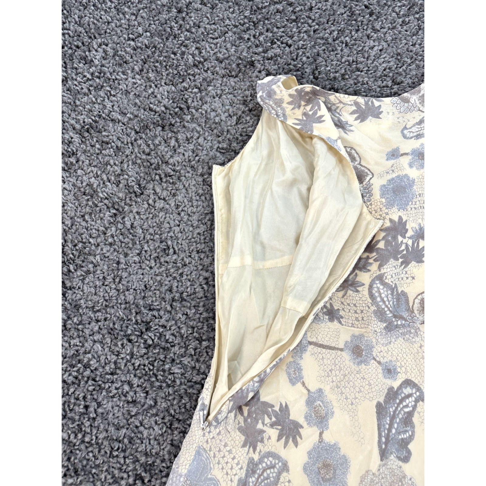 Vintage VINTAGE Gala Dress Womens Small Yellow Silk Floral A-Line Sleeveless 90s Party/Cocktail Women S Long V-Neck Size S / US 4 / IT 40 - 6 Thumbnail