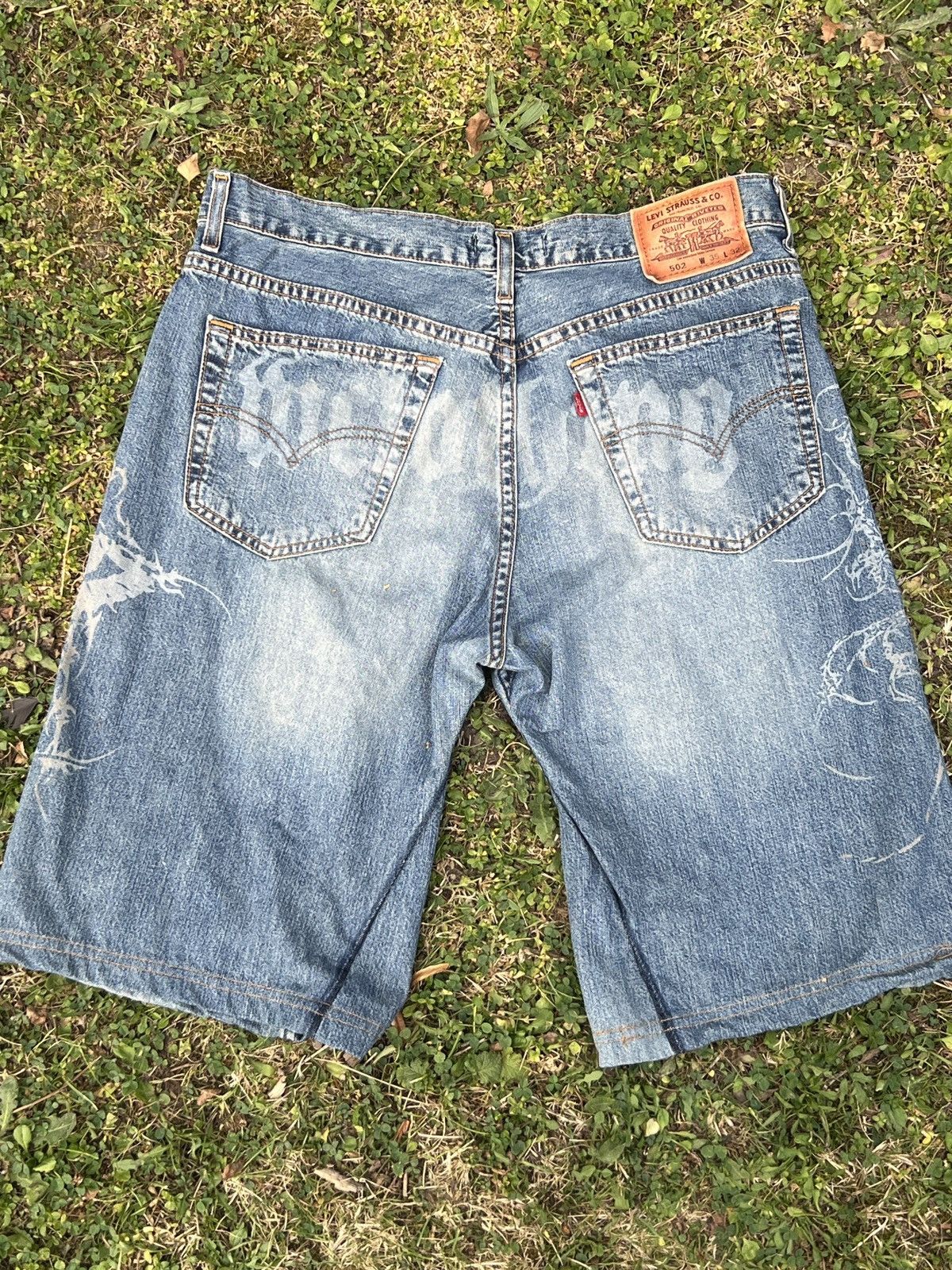 Levi's × Vintage Light Blue Upcycled Sunfaded Jorts Size US 35 - 1 Thumbnail