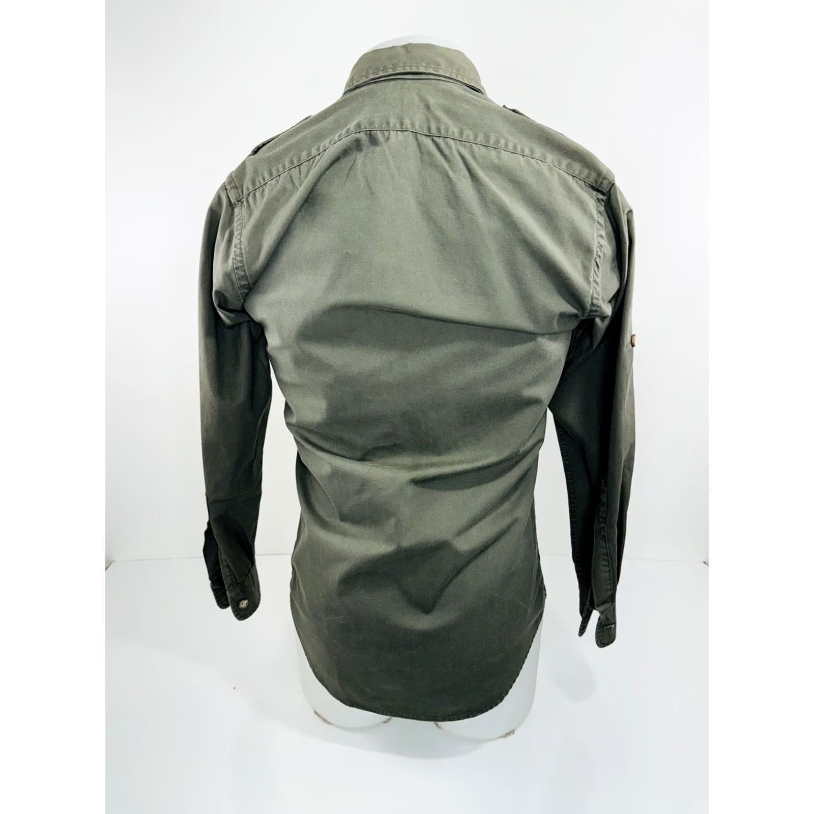 Abercrombie & Fitch Abercrombie & Fitch Safari Shirt Mens S Green Long Sleeve Button-Up Epaulet Vintage Shirt Mens S Green Safari Vintage Shirt Size US S / EU 44-46 / 1 - 3 Thumbnail