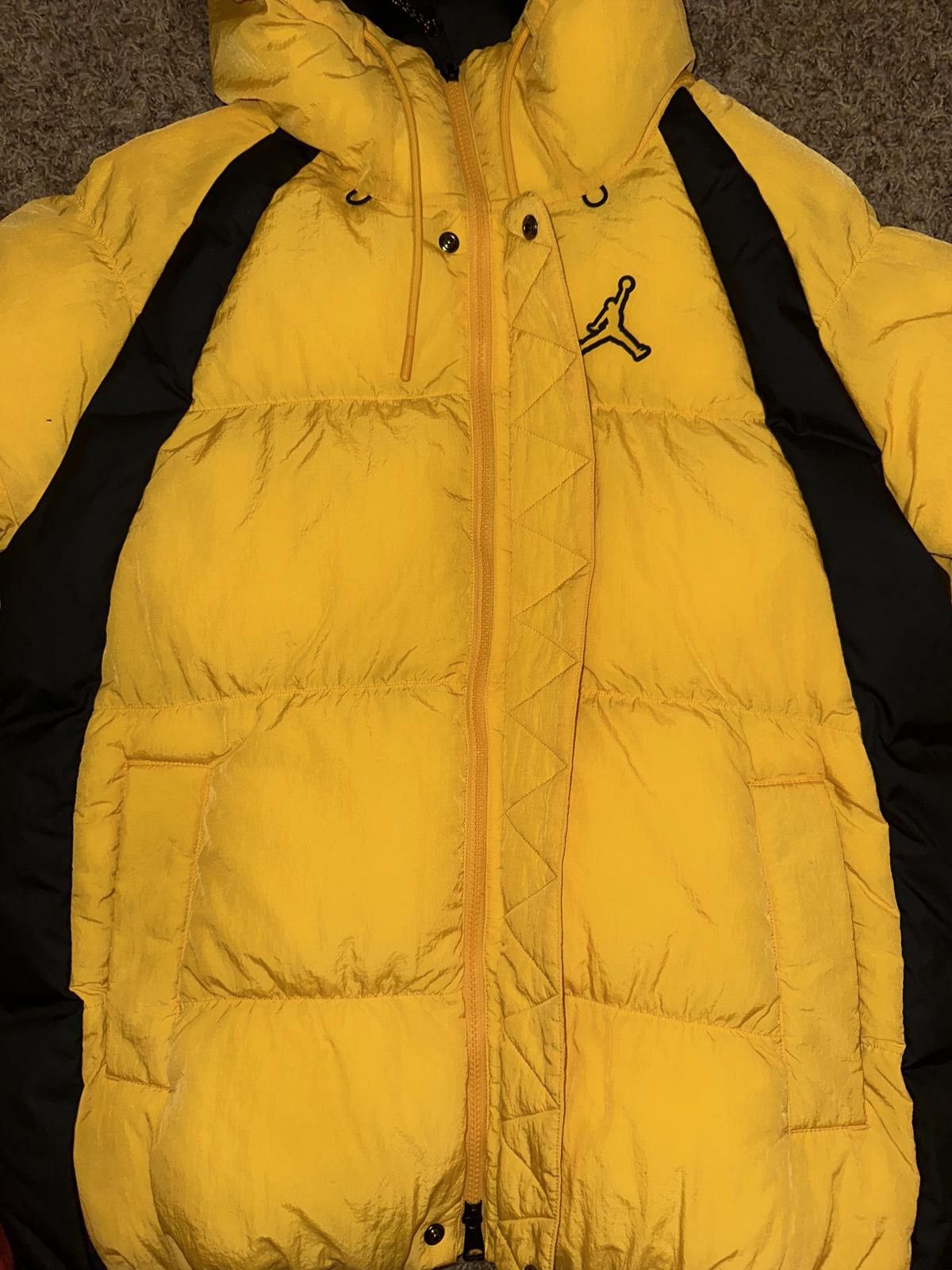 Designer Nike Jordan Essentials Puffer Coat Yellow Black Sample Size US M / EU 48-50 / 2 - 2 Thumbnail