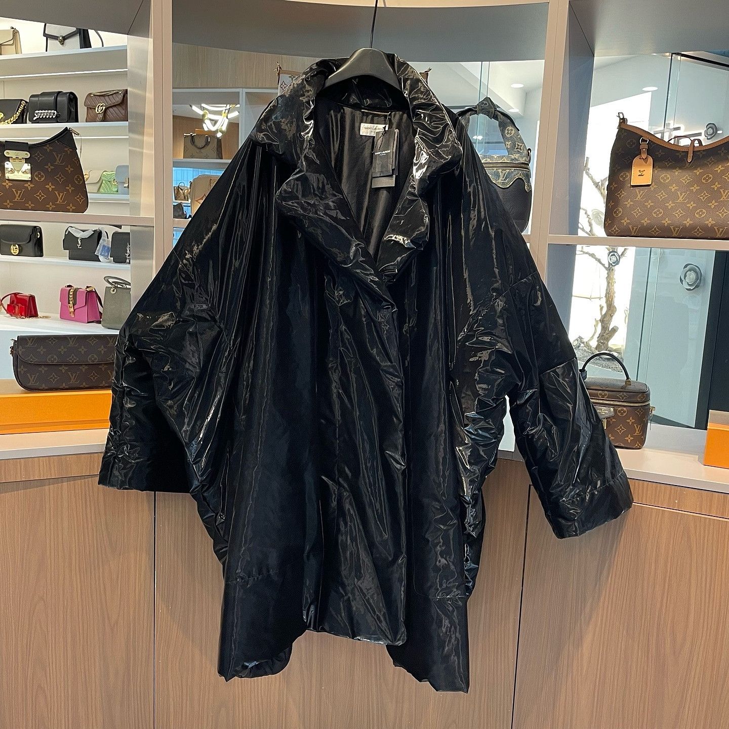 Saint Laurent Paris Saint Laurent Glossy Coat Size 38 Size S / US 4 / IT 40 - 1 Thumbnail