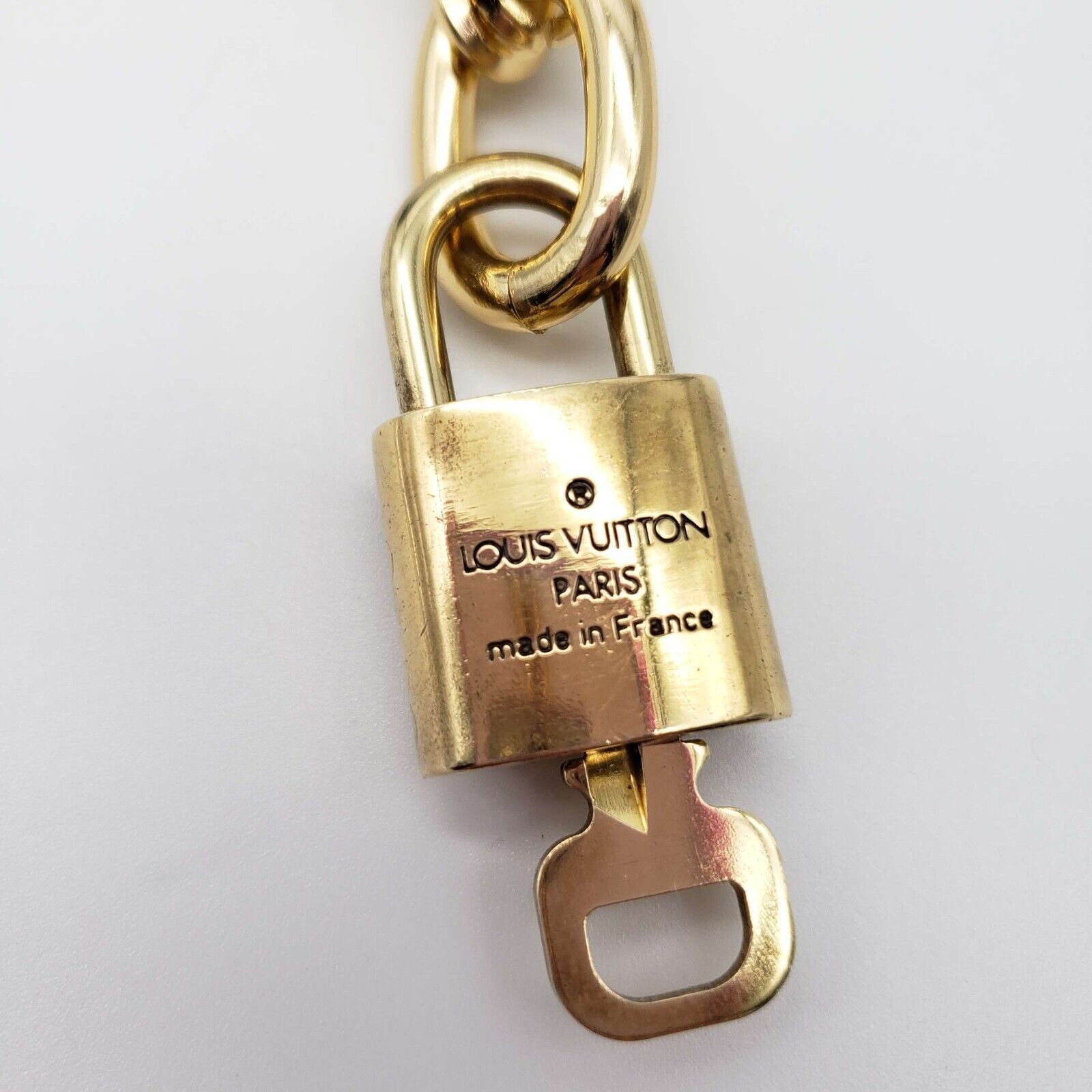 Louis Vuitton Auth Louis Vuitton Lock & Key w/ Unbranded Gold Plated Chain Size ONE SIZE - 4 Thumbnail