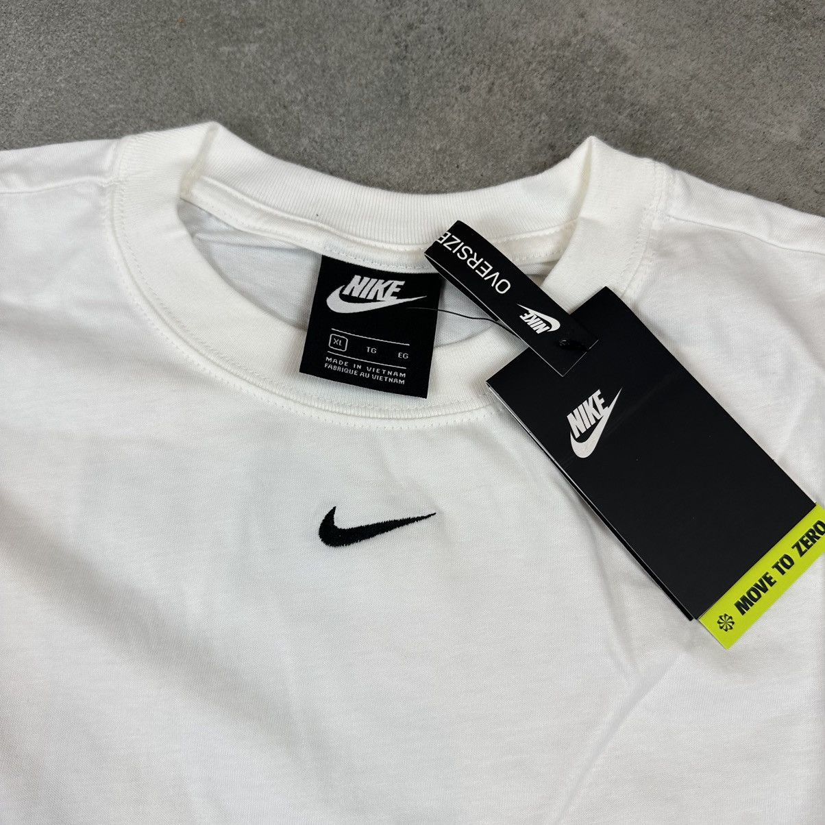 Nike Nike central swoosh t-shirt streetwear XL white Size US XL / EU 56 / 4 - 2 Thumbnail