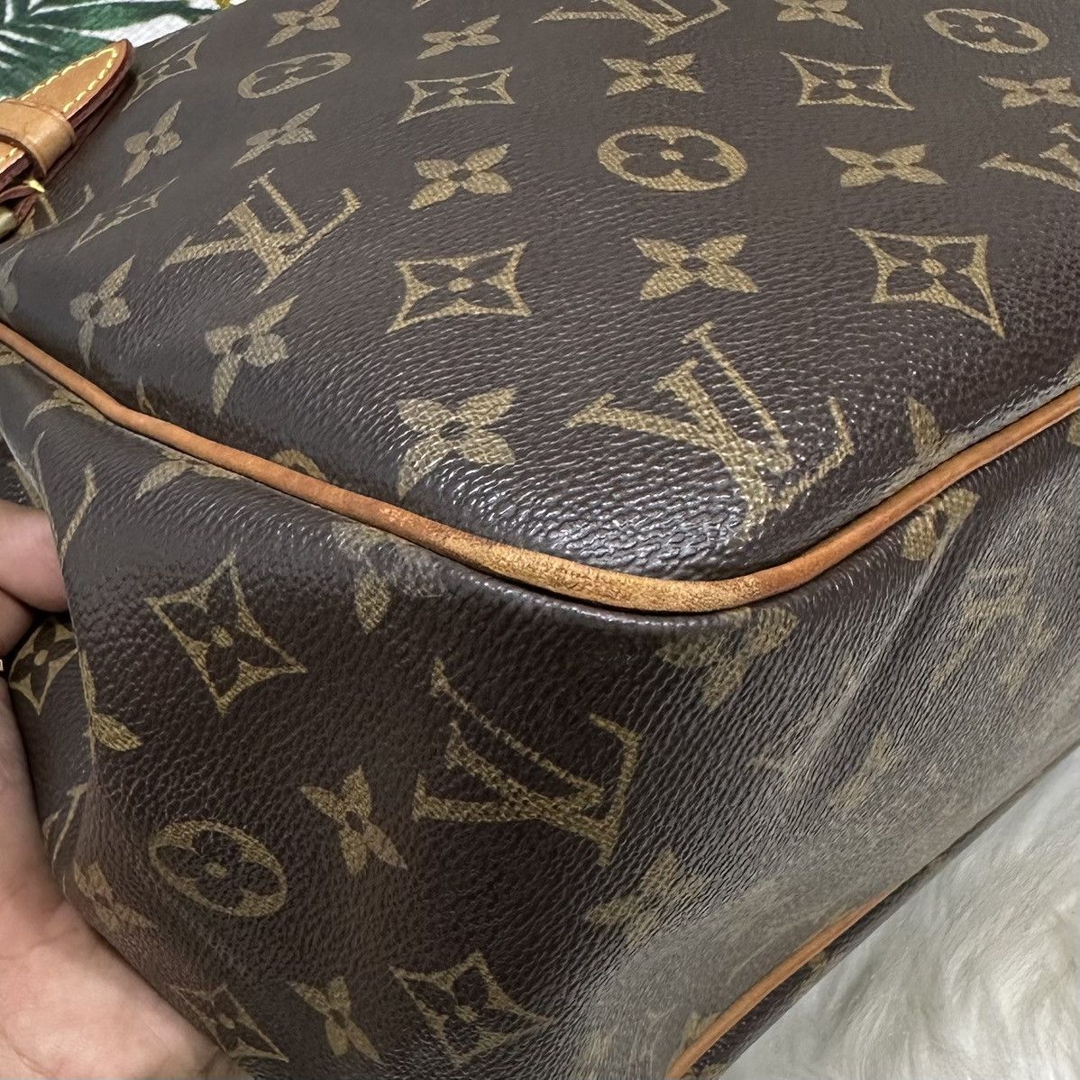 Louis Vuitton Authentic LOUIS VUITTON Monogram Batignolles Horizontel Bag Size ONE SIZE - 6 Thumbnail