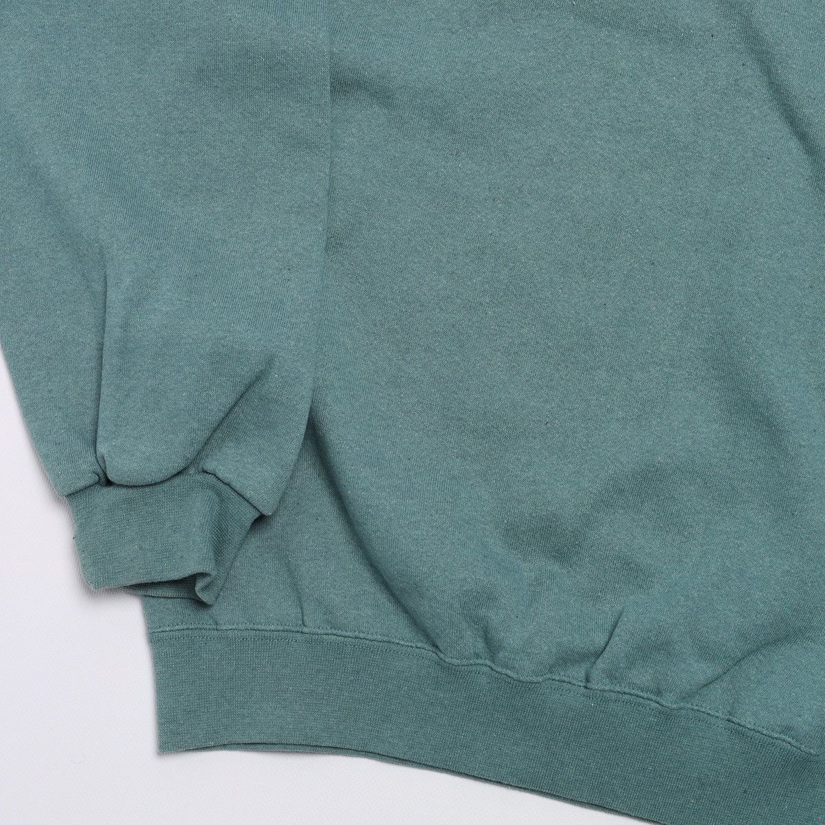 Nike Vintage Nike Embroidered Swoosh Logo Sweatshirt Size US L / EU 52-54 / 3 - 3 Thumbnail