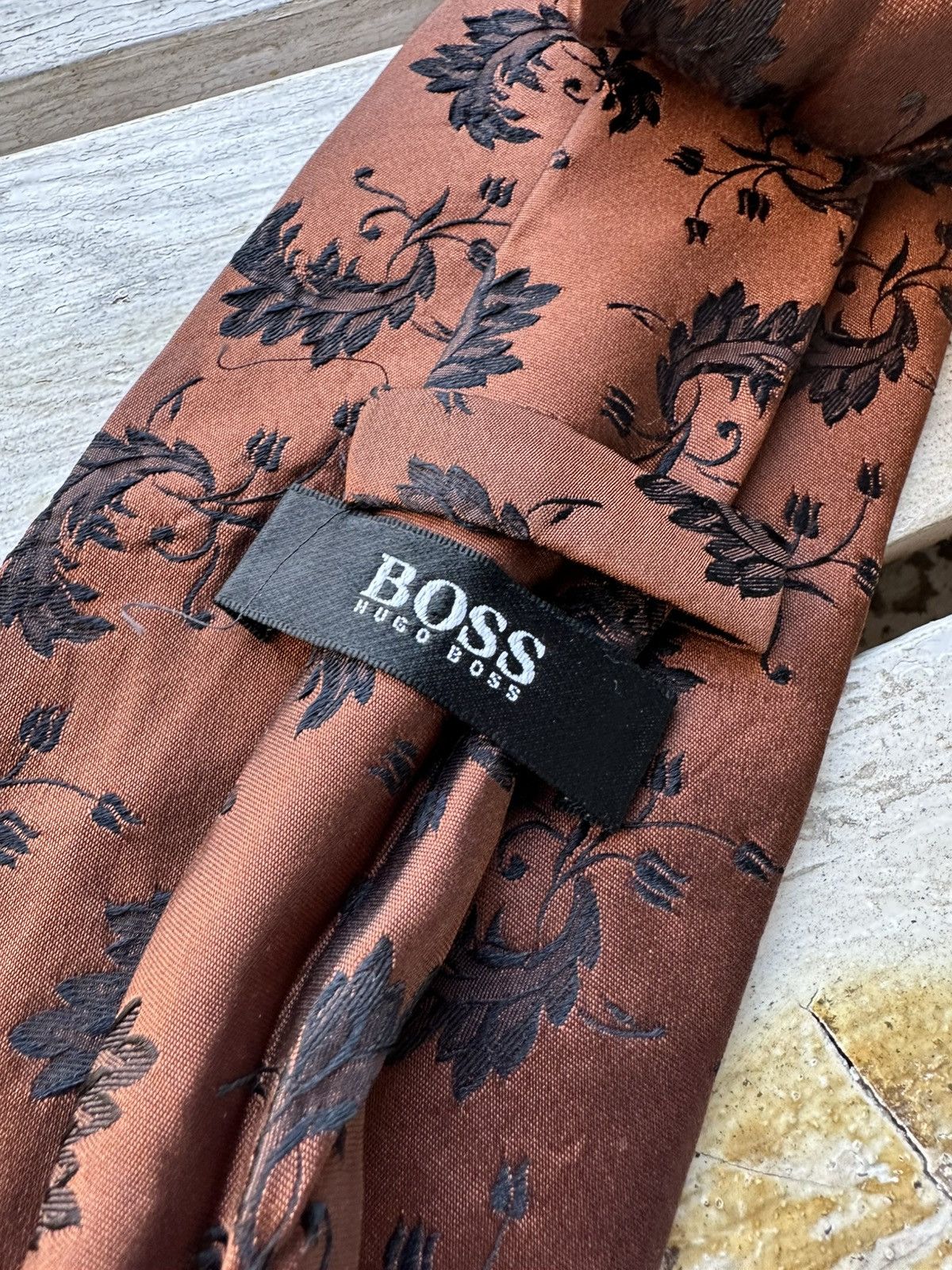Designer × Hugo Boss 🚨RARE Hugo Boss Tie old money style Burgundy luxury monogram Size ONE SIZE - 3 Thumbnail