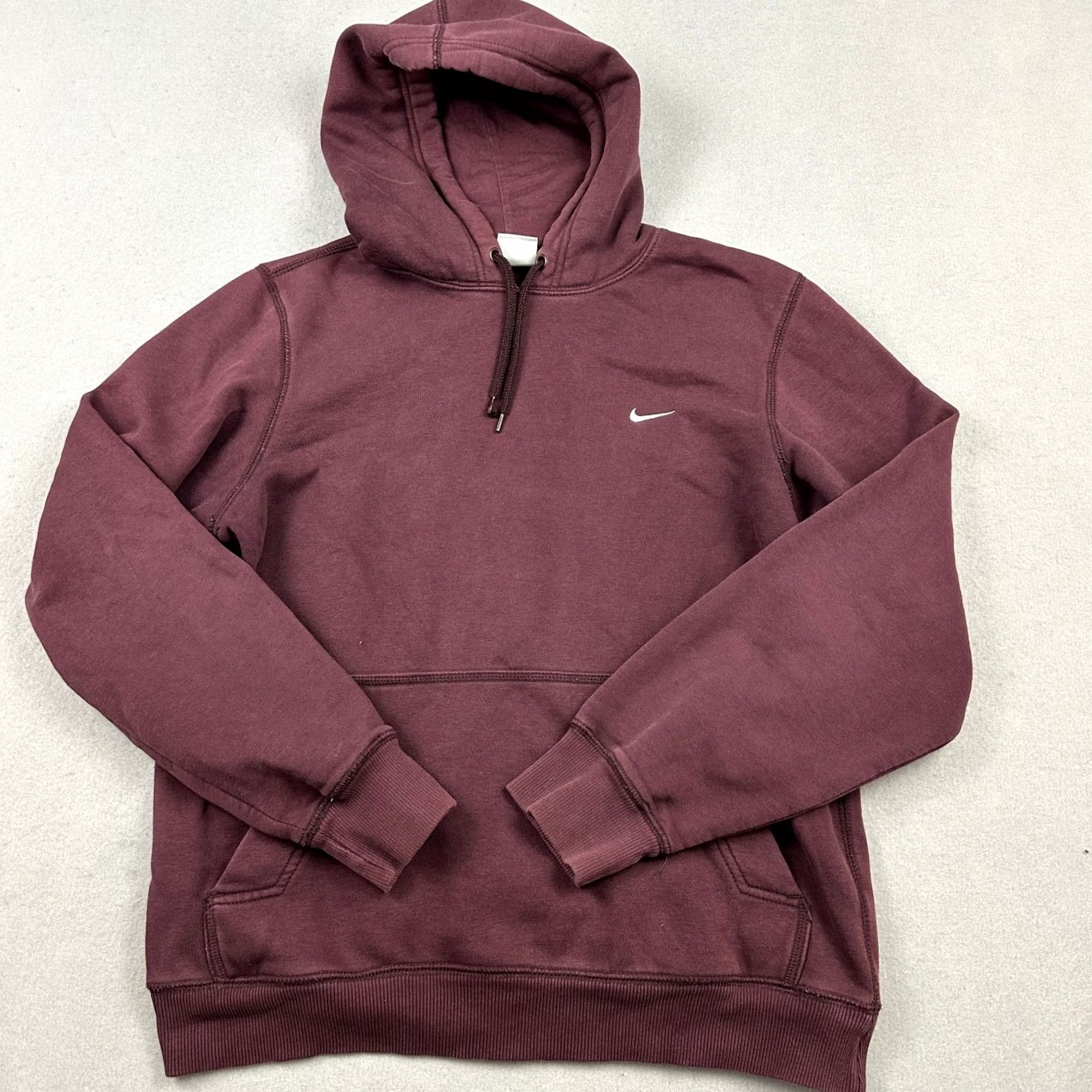 Nike Nike Hoodie Men S Burgundy Solid Pullover Essential Sweatshirt Swoosh Logo Size US S / EU 44-46 / 1 - 2 Thumbnail
