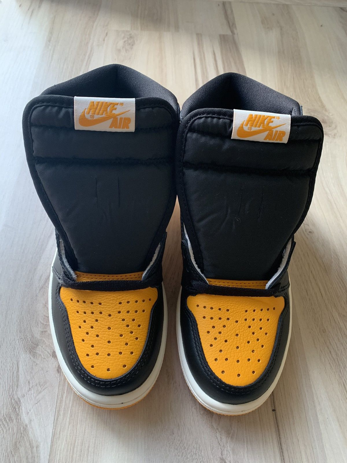 Nike Air Jordan 1 Retro High TAXI Yellow Toe Size US 5.5 / IT 35.5 - 4 Thumbnail
