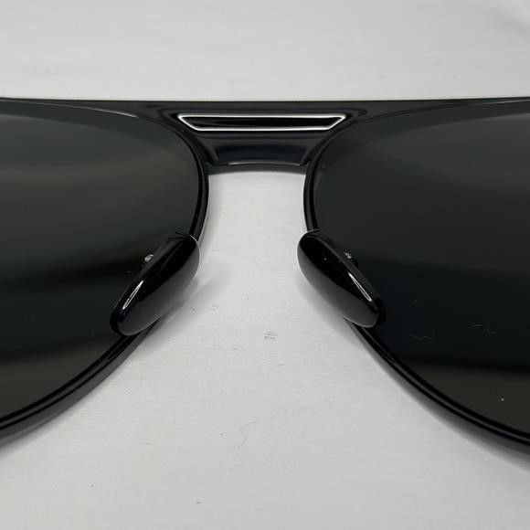 Gucci Authentic Gucci super light, stylish and bold design. The la Size ONE SIZE - 4 Thumbnail