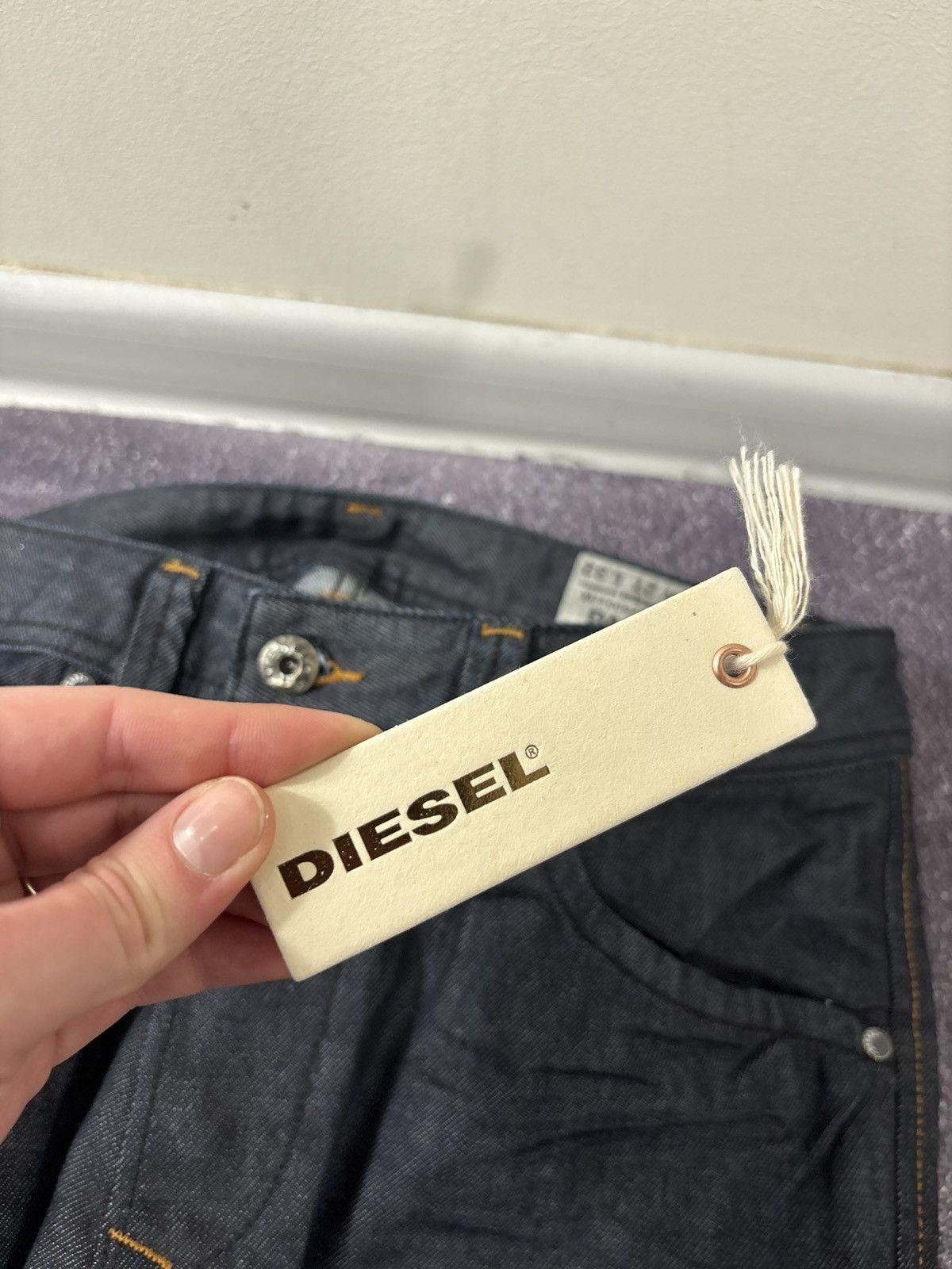 Diesel Diesel Darron Regular Slim Tapered NWT Men’s Denim Jeans Size US 27 - 8 Thumbnail