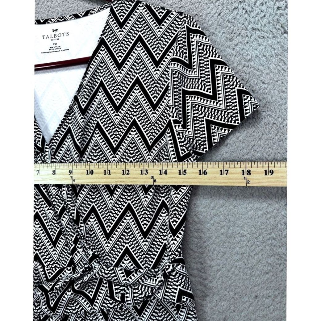 Talbots Talbots Wrap Dress Womens Medium Petite Black White Geometric Nylon Blend Ladies Geometric Pattern Short Sleeve V-Neck Pullover Casual Dress Size M / US 6-8 / IT 42-44 - 4 Thumbnail