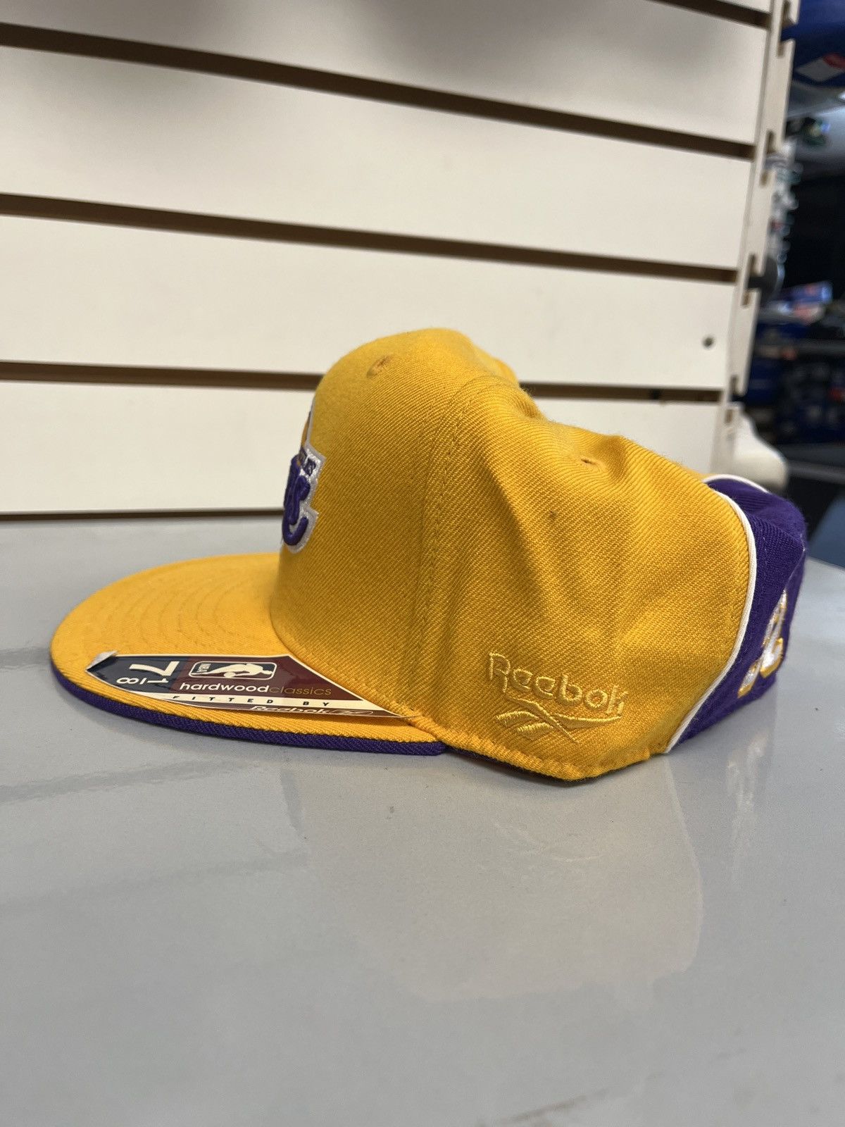 Reebok Lakers Reebok 7 1/8 yellow purple wool baseball cap Size ONE SIZE - 3 Thumbnail