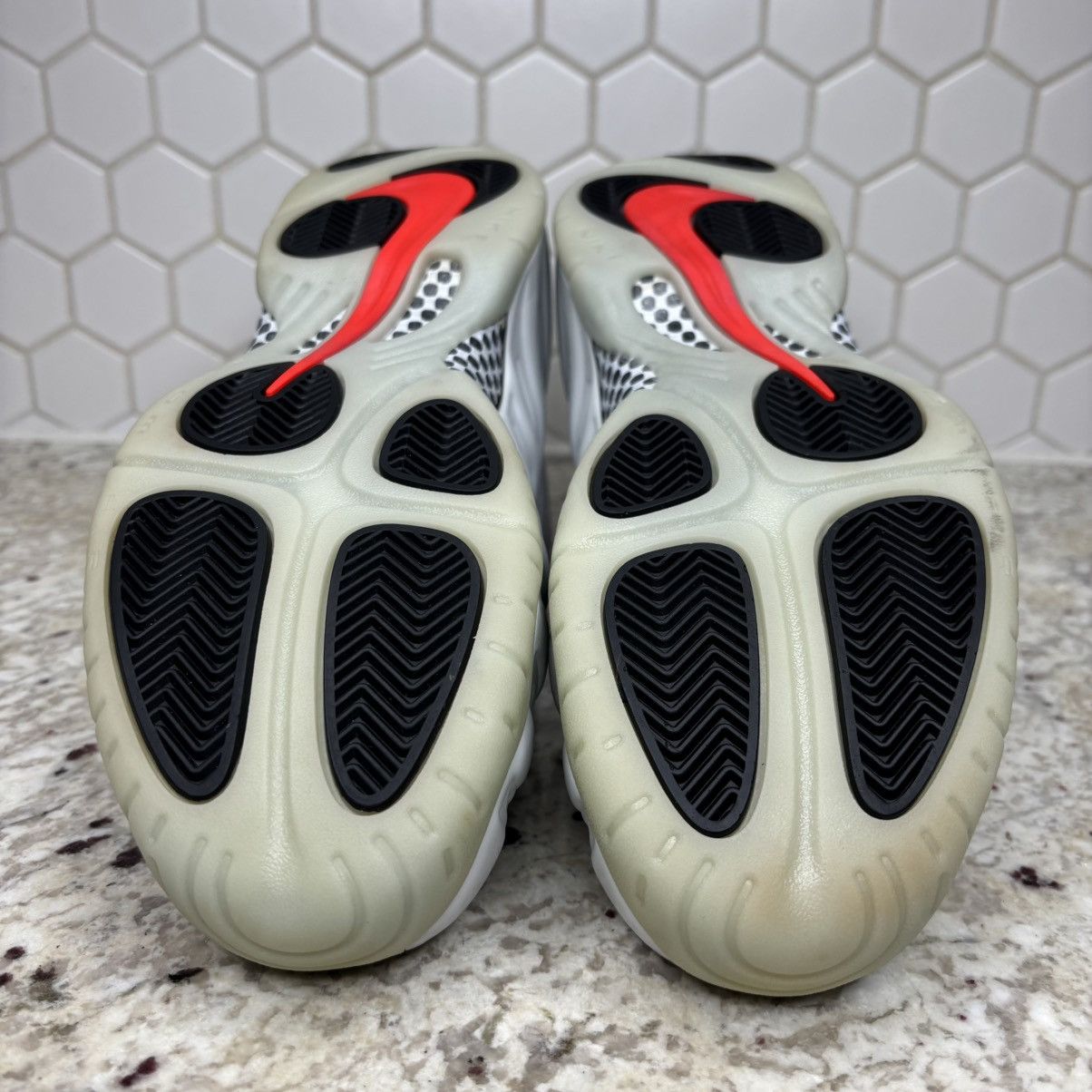 Nike Size 10.5-Nike Foamposite Premium Pure PlatinumNO BOX/INSOLE Size US 10.5 / EU 43-44 - 9 Thumbnail