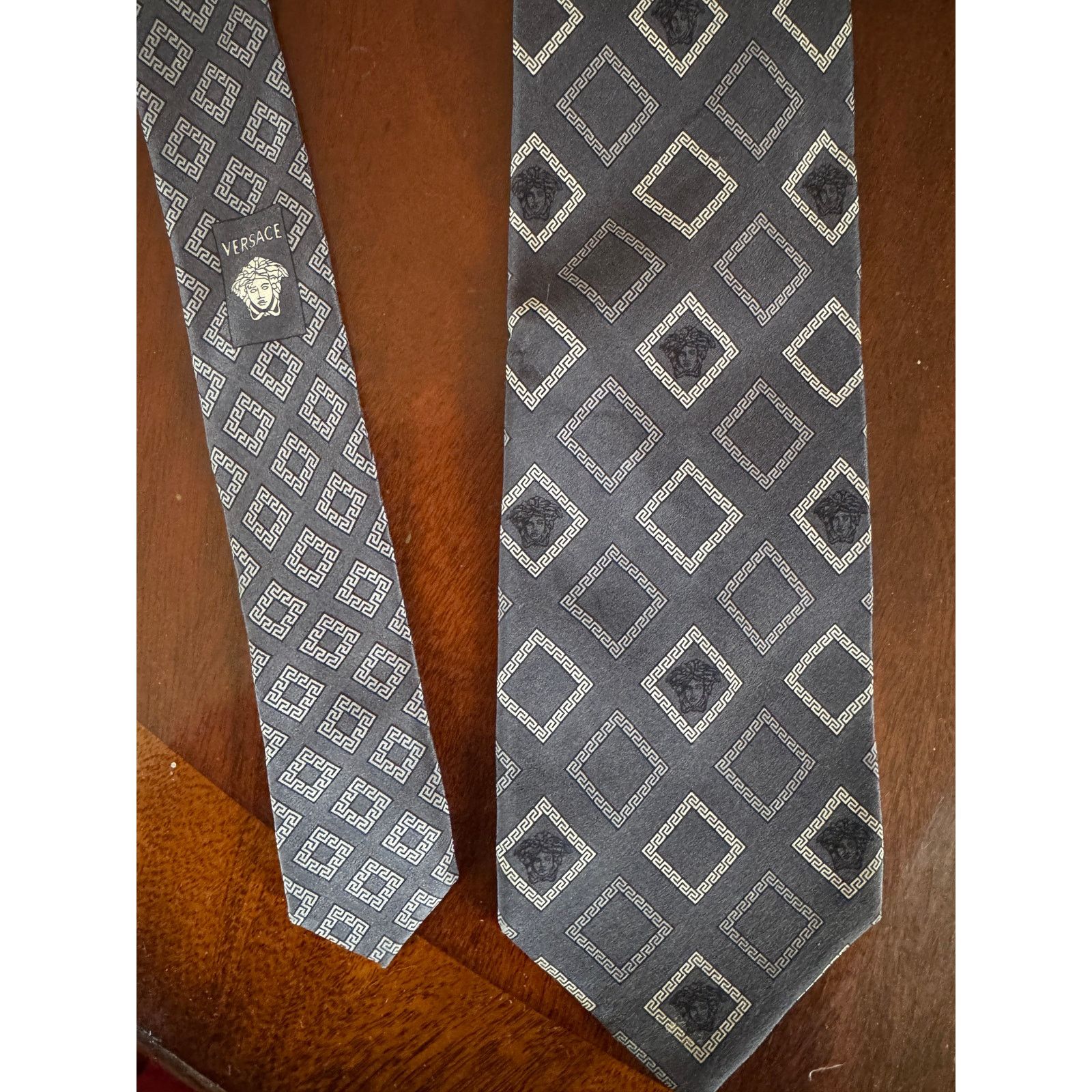 Beretta Italy Versace Beautiful Gray Men's 100% Silk Tie Size ONE SIZE - 1 Thumbnail