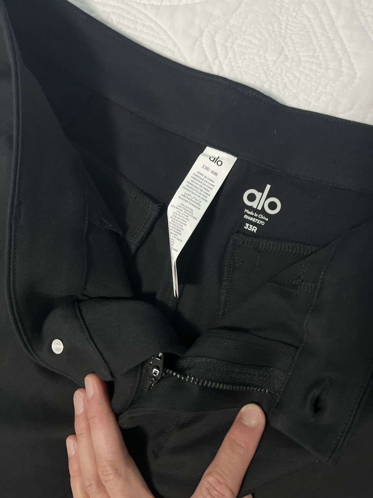 Alo Black Alo Pants never worn Size US 33 - 2 Thumbnail