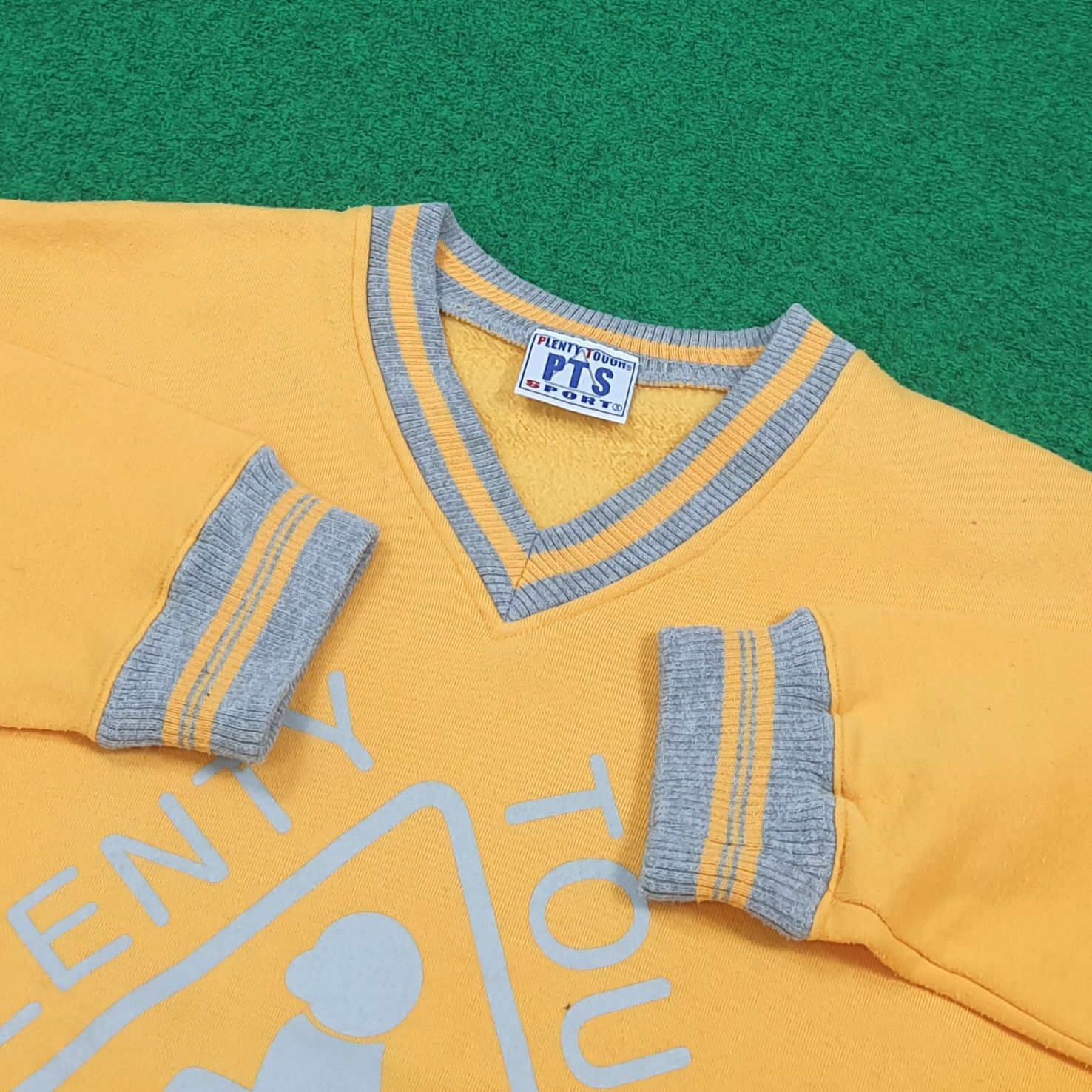 Vintage Vintage PTS Plenty Tough Sports Big Logo Sweatshirt C293N26 Size US M / EU 48-50 / 2 - 4 Thumbnail