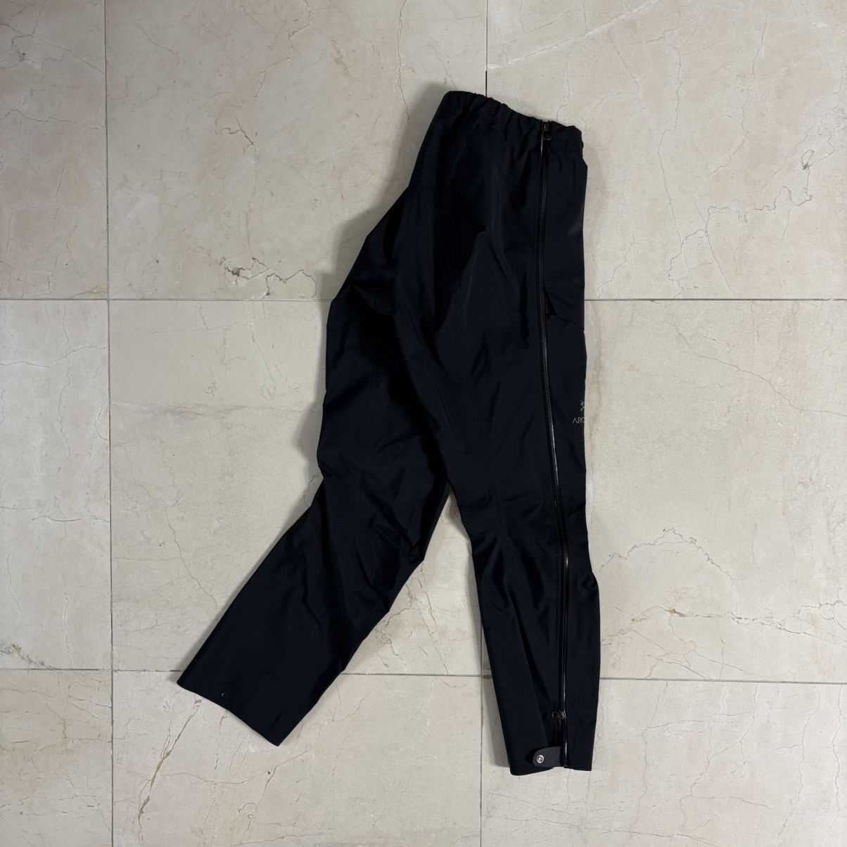 Arc'teryx Arc’teryx Beta AR Gore-Tex Pants Black Size M (Fits 30) Size 30" / US 8 / IT 44 - 2 Thumbnail
