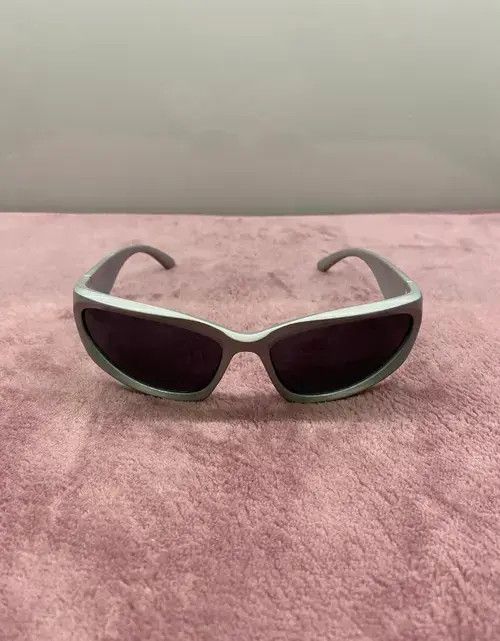 Electric Visual × Japanese Brand Unisex trendy summer sunglasses punk minimalist eyewear Size ONE SIZE - 3 Thumbnail