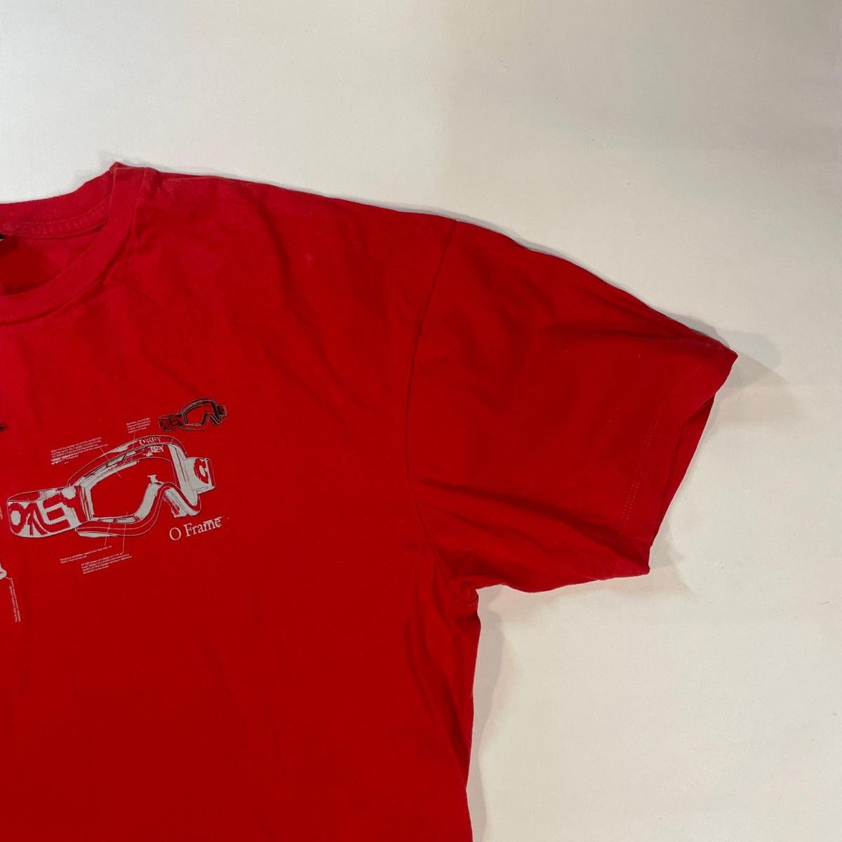 Oakley Red and white Oakley vintage graphic tee t-shirt 90s Size US XL / EU 56 / 4 - 4 Thumbnail