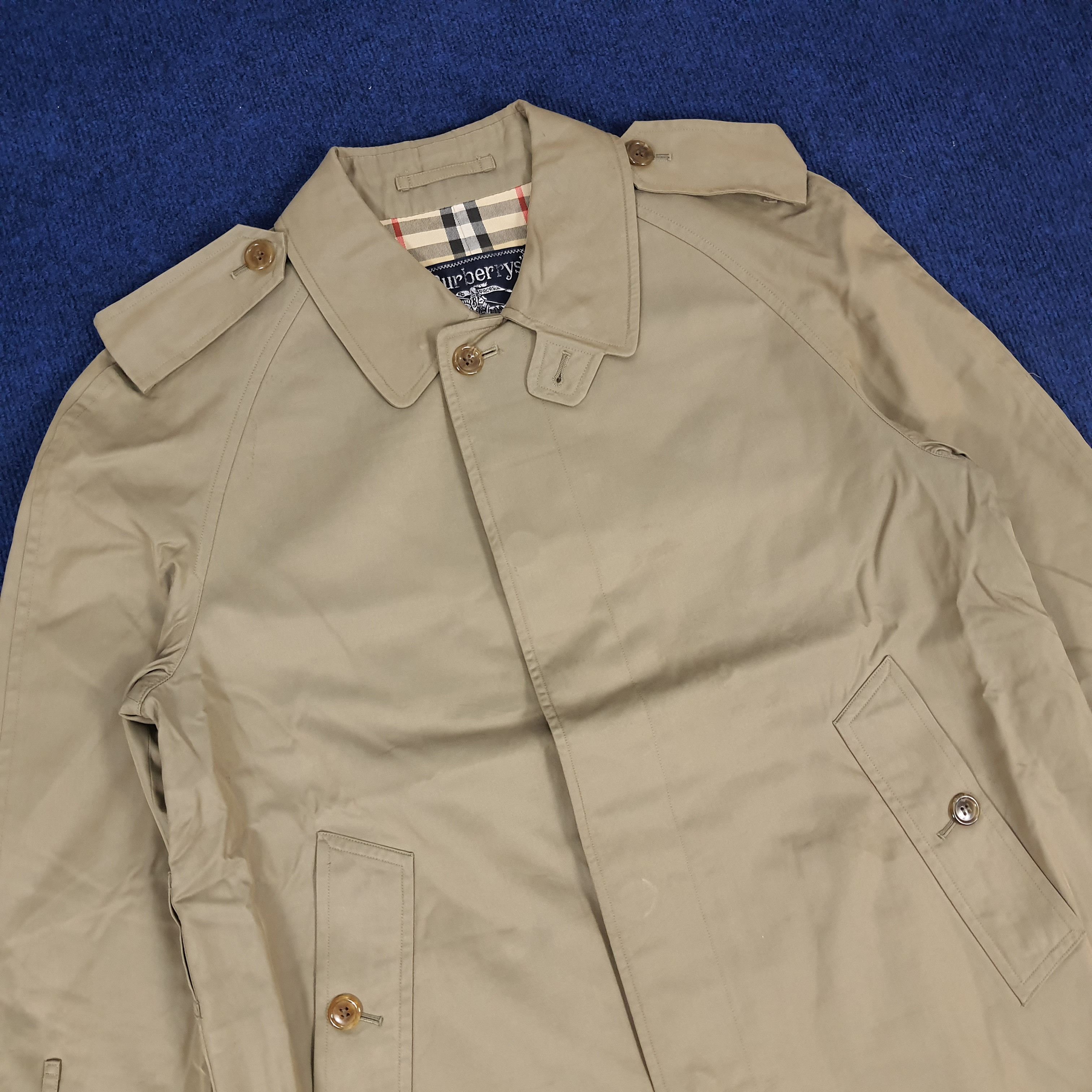 Burberry × Vintage Vintage Burberrys' Trench Coat Jacket Size US M / EU 48-50 / 2 - 2 Thumbnail