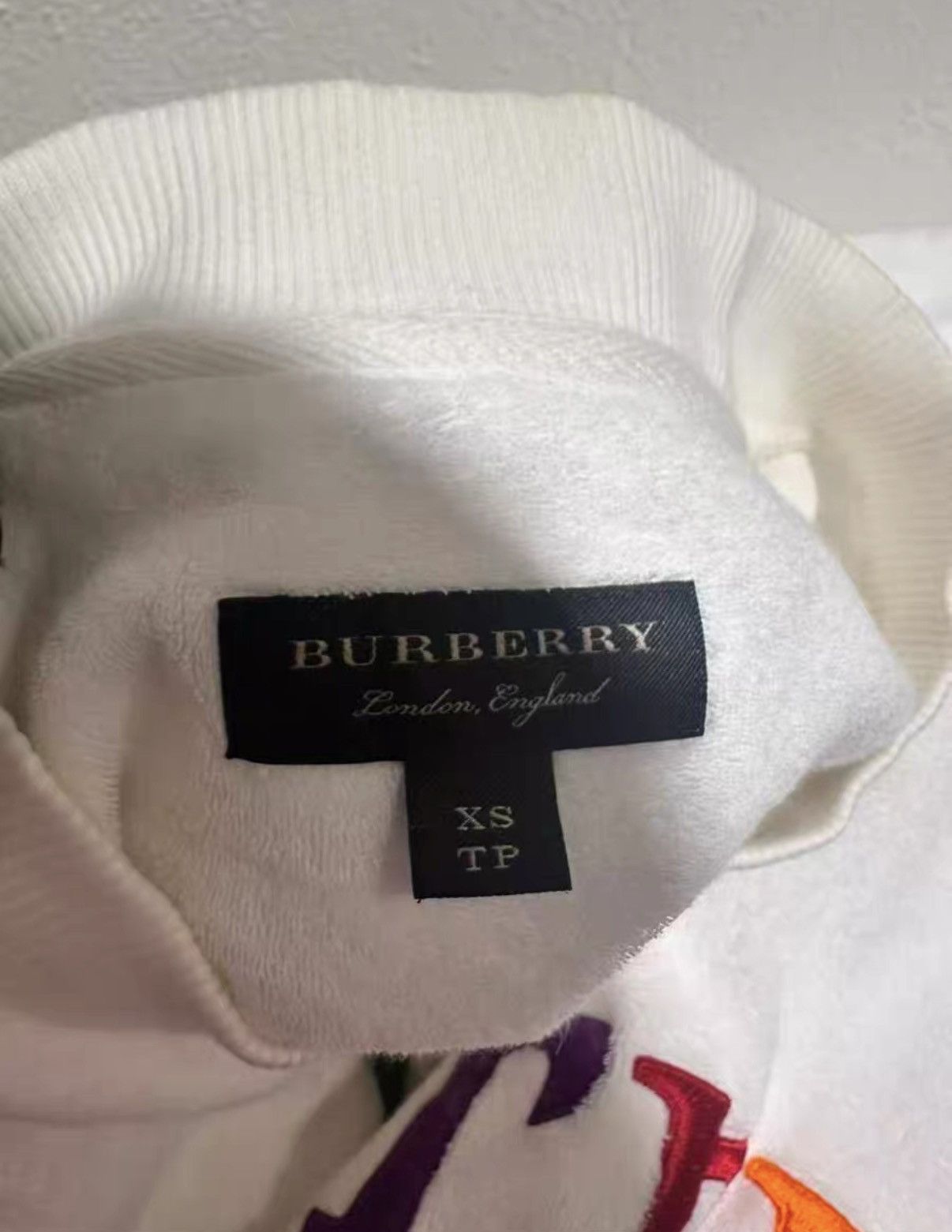 Burberry Burberry white long-sleeve sweatshirt J38 Size XS / US 0-2 / IT 36-38 - 3 Thumbnail