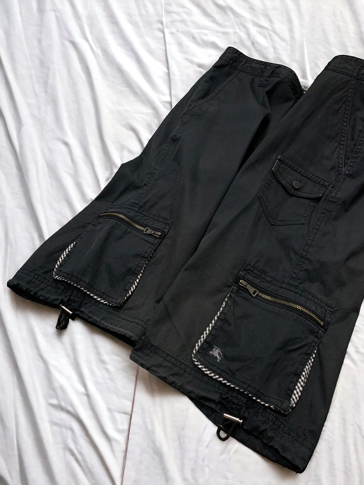 20471120 × Burberry × Designer BURBERRY Black Label Multipockets Outdoor Tech Short Pants Size US 29 - 4 Thumbnail