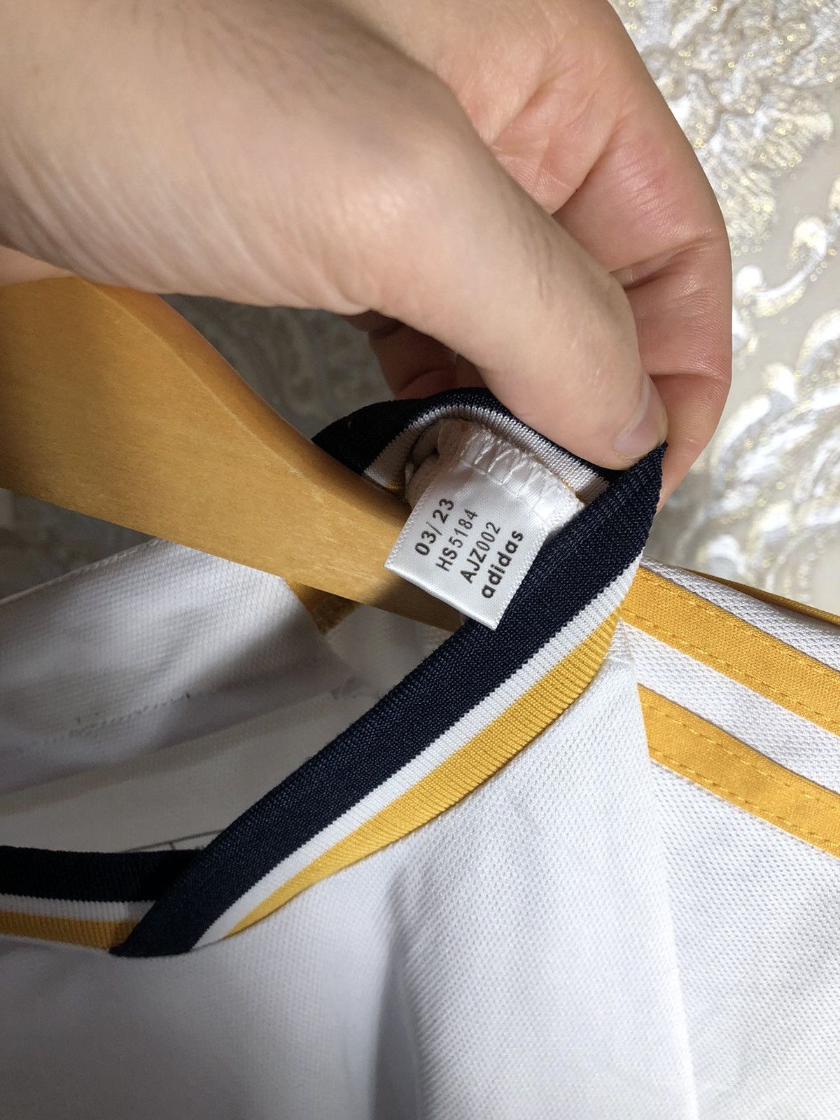 Vintage ADIDAS FC REAL MADRID SPAIN SOCCER JERSEY RETRO BLOKE Y2K Size US L / EU 52-54 / 3 - 6 Thumbnail