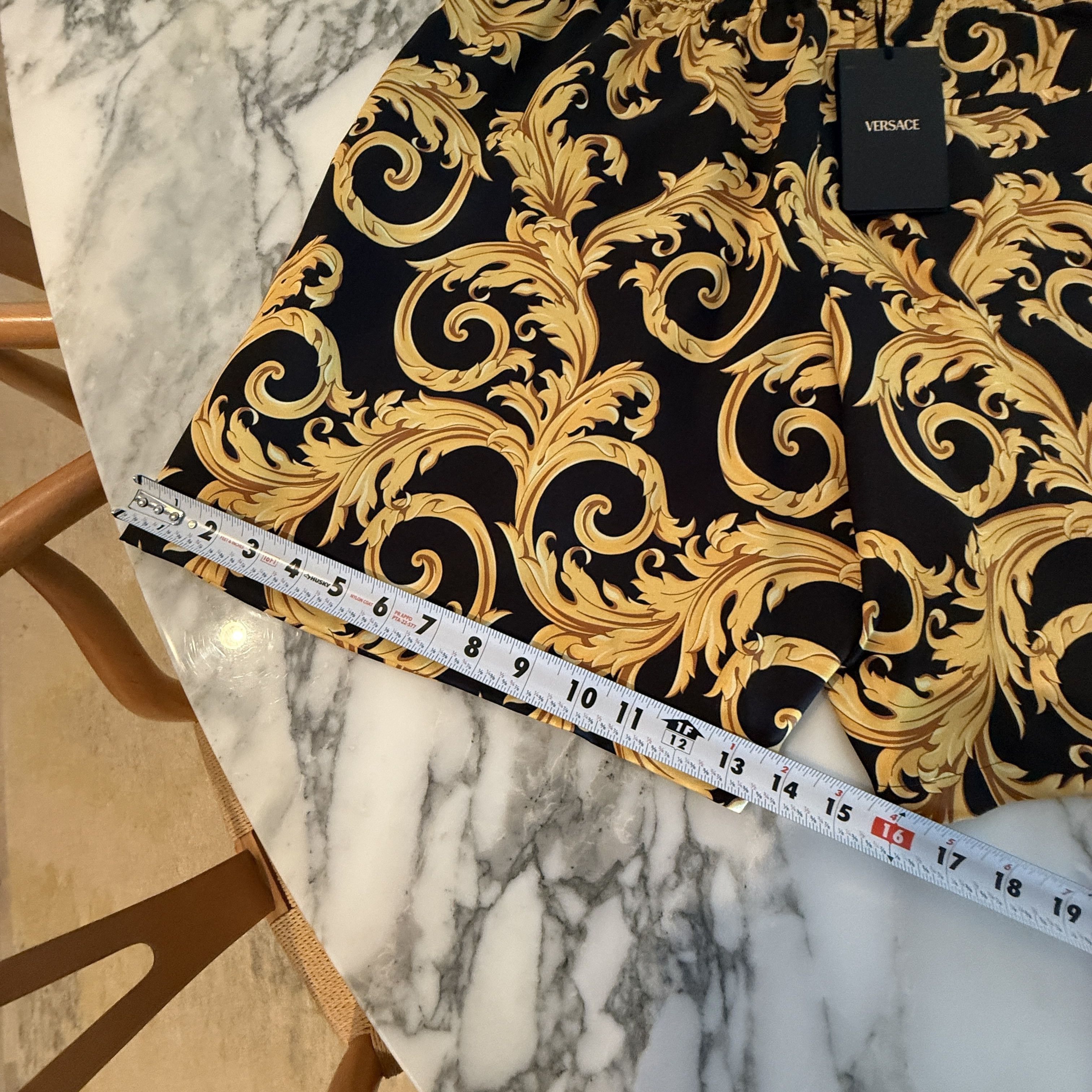 Versace Versace Men's Baroque Shorts Black Gold Print Shorts IT 52 Size US 32 / EU 48 - 10 Thumbnail