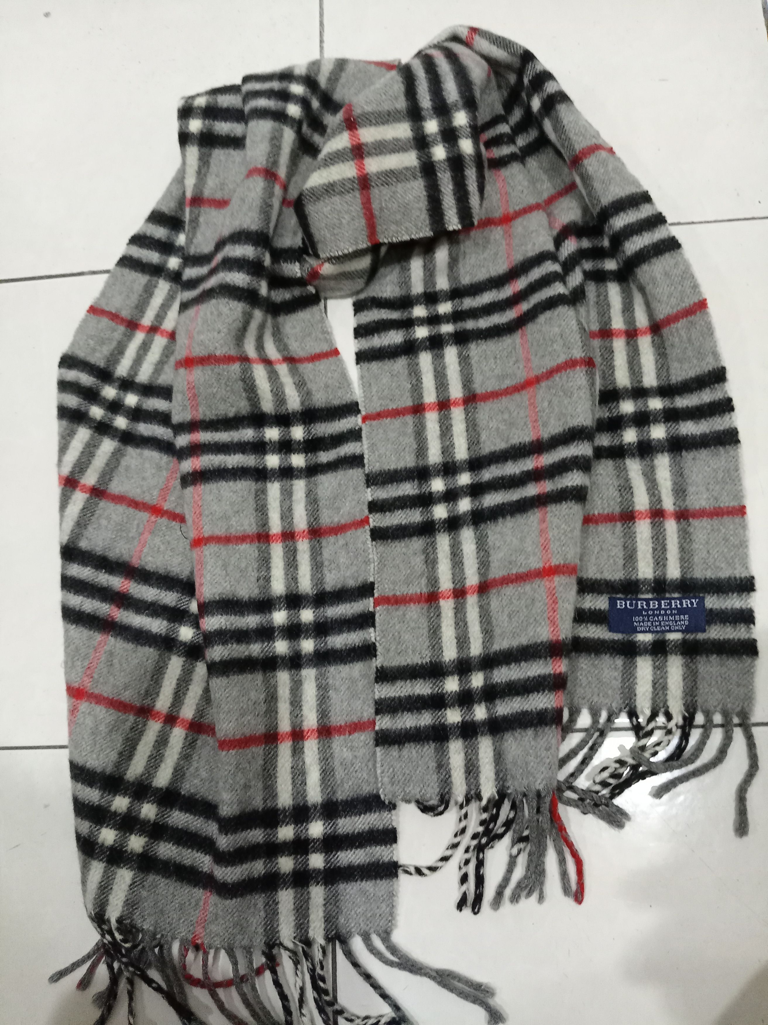 Burberry VINTAGE Burberry Muffler London England Nova Check Scarf Size ONE SIZE - 3 Thumbnail