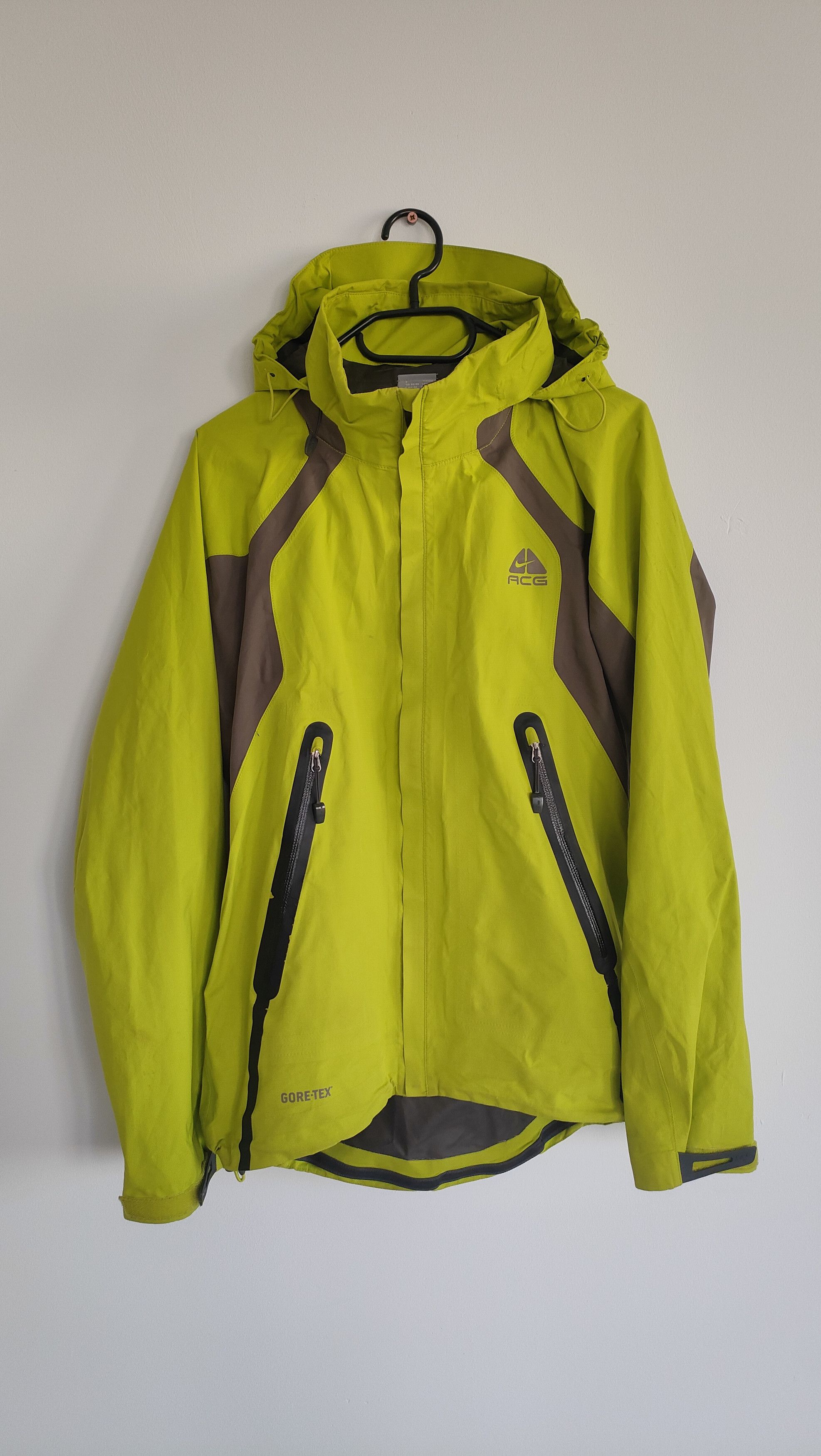 image of Vintage Nike Acg Gore-Tex Jacket in Atomic Green, Men's (Size Small)