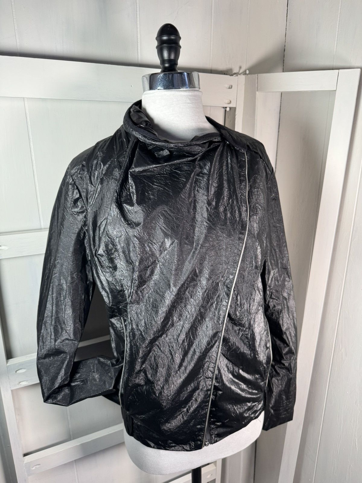 Hussein Chalayan × Puma Puma x Hussein Chalayan Black Asymmetrical Zip Windbreaker Size L / US 10 / IT 46 - 8 Thumbnail