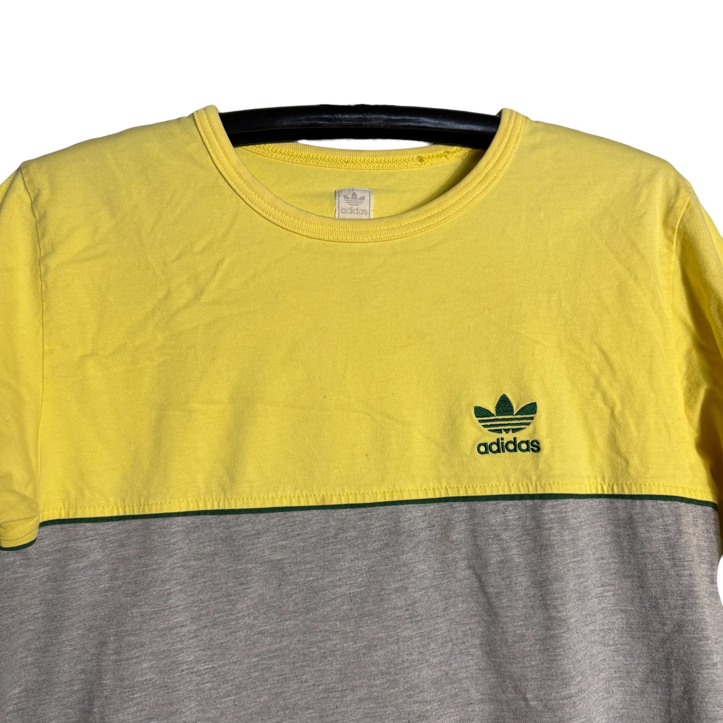 Adidas 🔥RARE🔥Vintage Adidas Trefoil Spellout 2Tone T-shirt Size US M / EU 48-50 / 2 - 4 Thumbnail