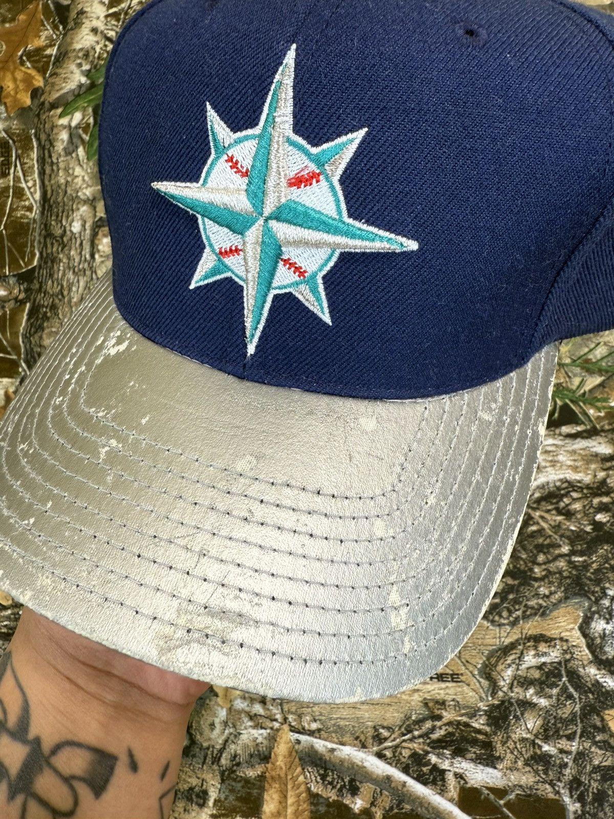 Vintage ***FINAL DROP***RARE BNWOT SEATTLE MARINERS AMERICAN NEEDLE Size ONE SIZE - 2 Thumbnail