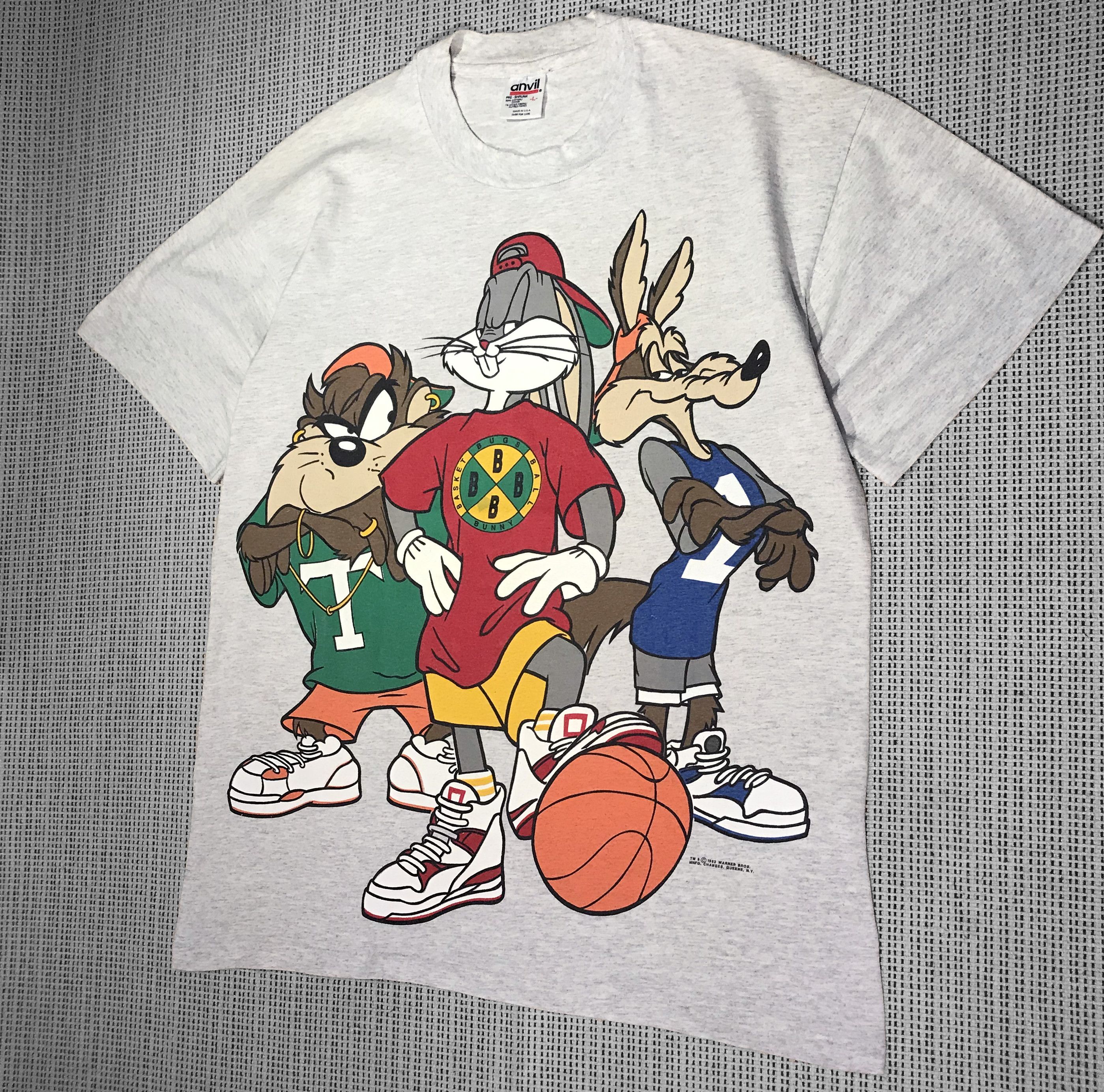 Anvil × Vintage × Warner Bros Vintage 93' Warner Bros Basketball AOP T-Shirt (L) Size US L / EU 52-54 / 3 - 1 Thumbnail