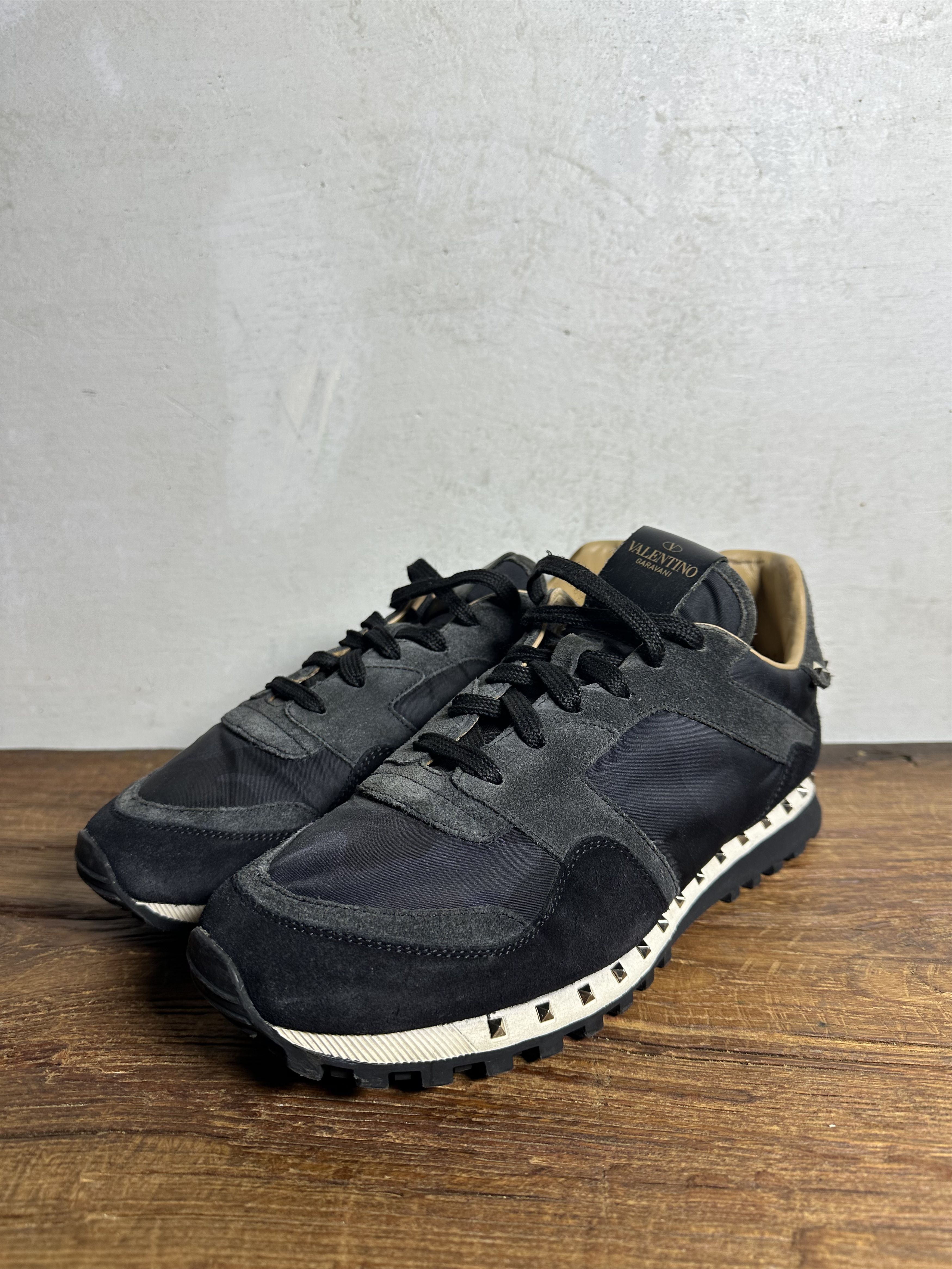 Valentino Valentino Garavani Suede-trim Soul Rockstud sneakers Size US 10 / EU 43 - 3 Thumbnail