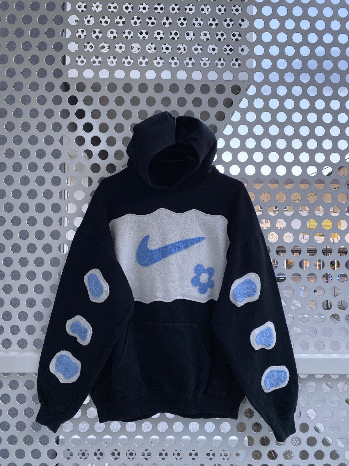 Nike × Vintage Vintage Nike Custom Center Swoosh Oversize Hoodie Y2K rare Size US L / EU 52-54 / 3 - 1 Thumbnail
