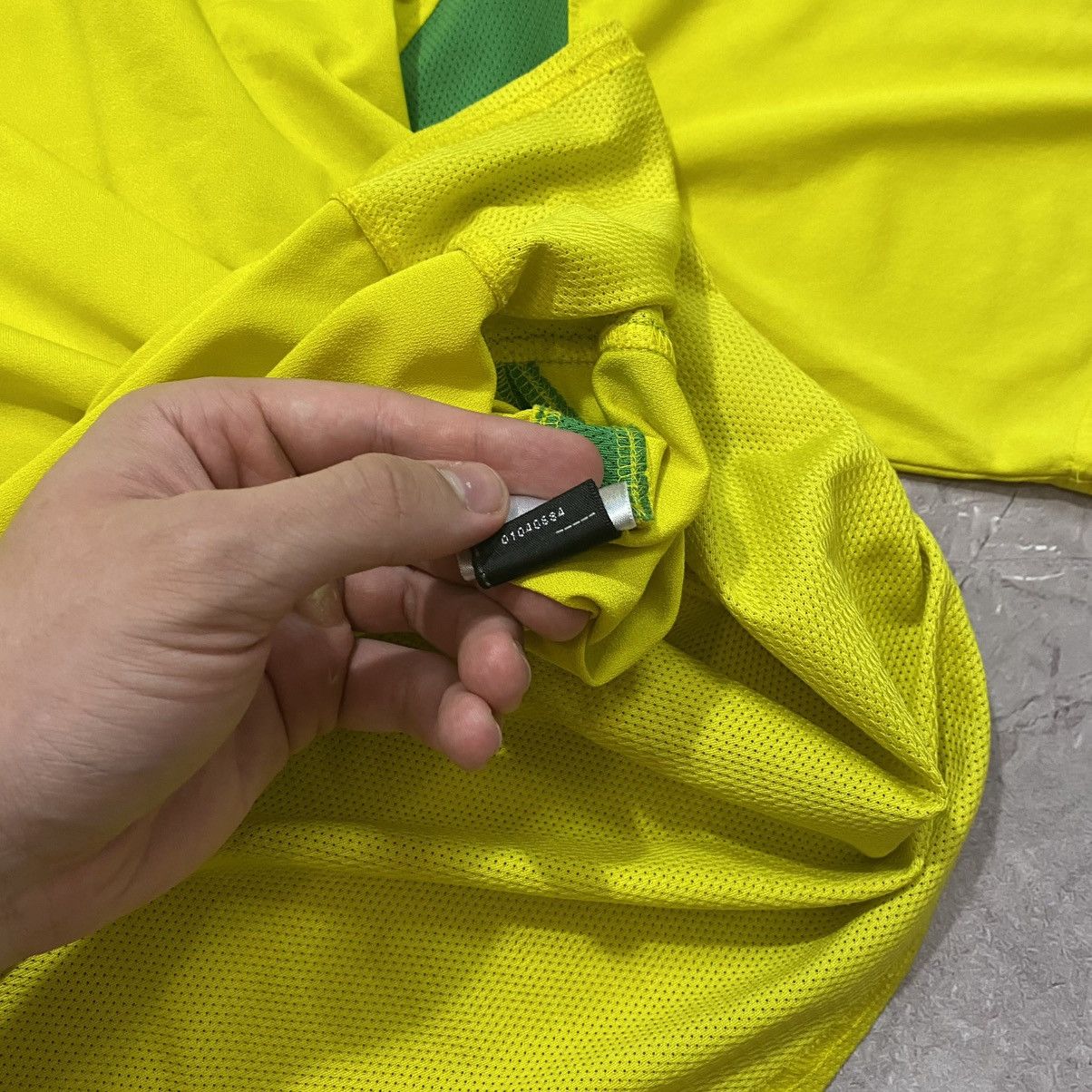 Nike VINTAGE NIKE BRAZIL TEE SOCCER JERSEY 00s Size US XL / EU 56 / 4 - 12 Thumbnail