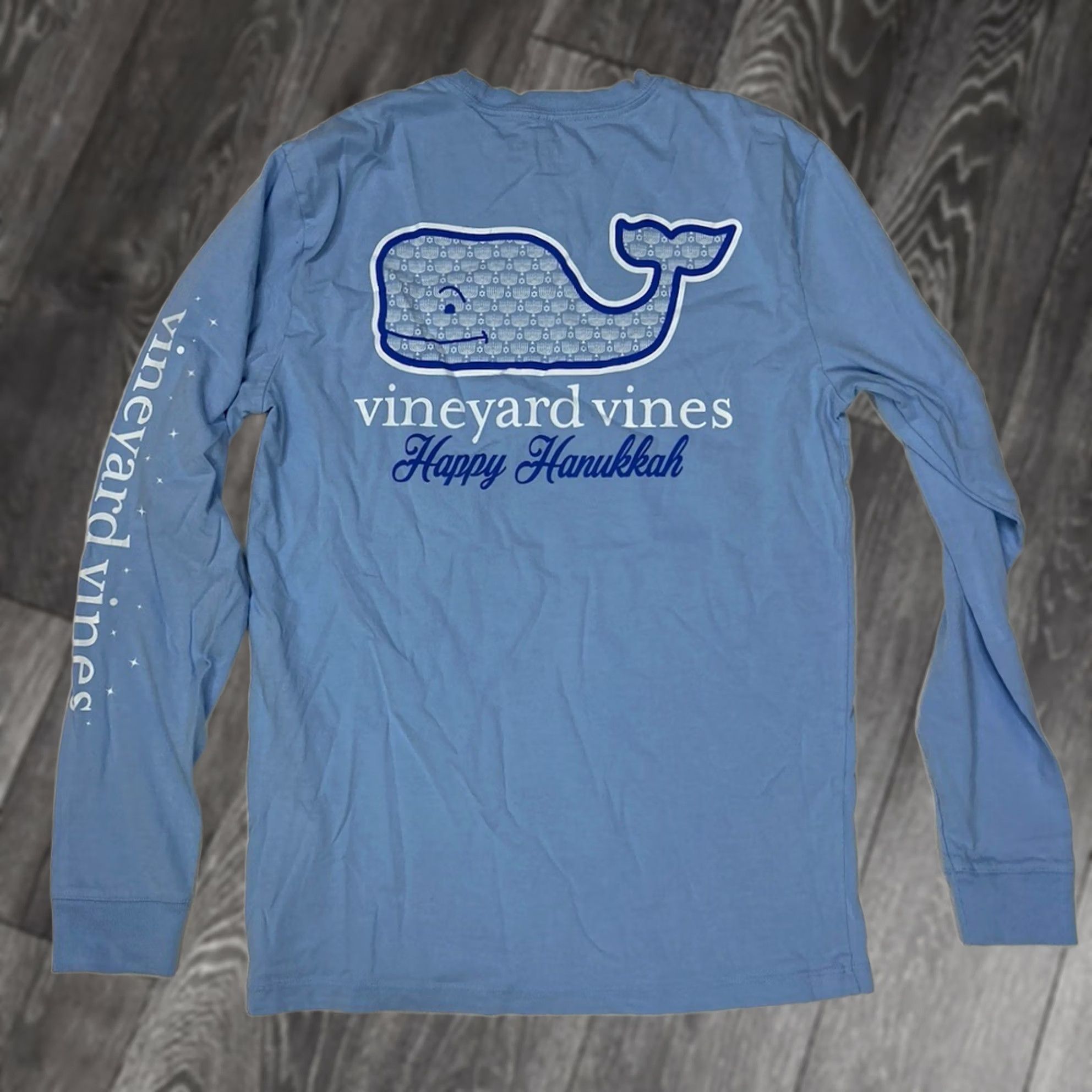 Vineyard Vines Vineyard Vines Happy Hanukkah Pocket Graphic T-shirt Men XS Blue Long Sleeve Size US XS / EU 42 / 0 - 1 Thumbnail