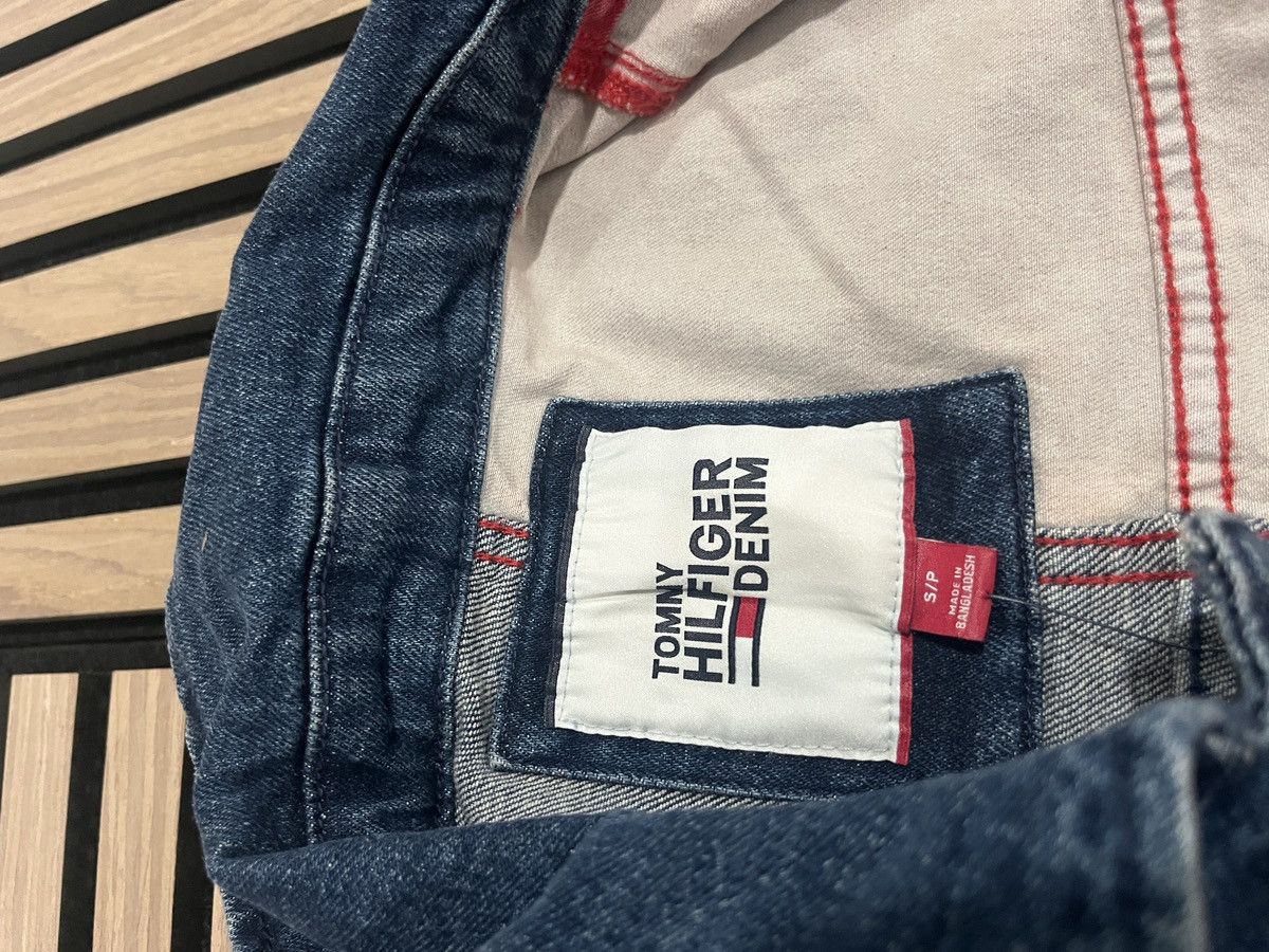 Tommy Hilfiger Vintage Tommy Hilfiger Men Red Blue Denim Button Size US S / EU 44-46 / 1 - 7 Thumbnail