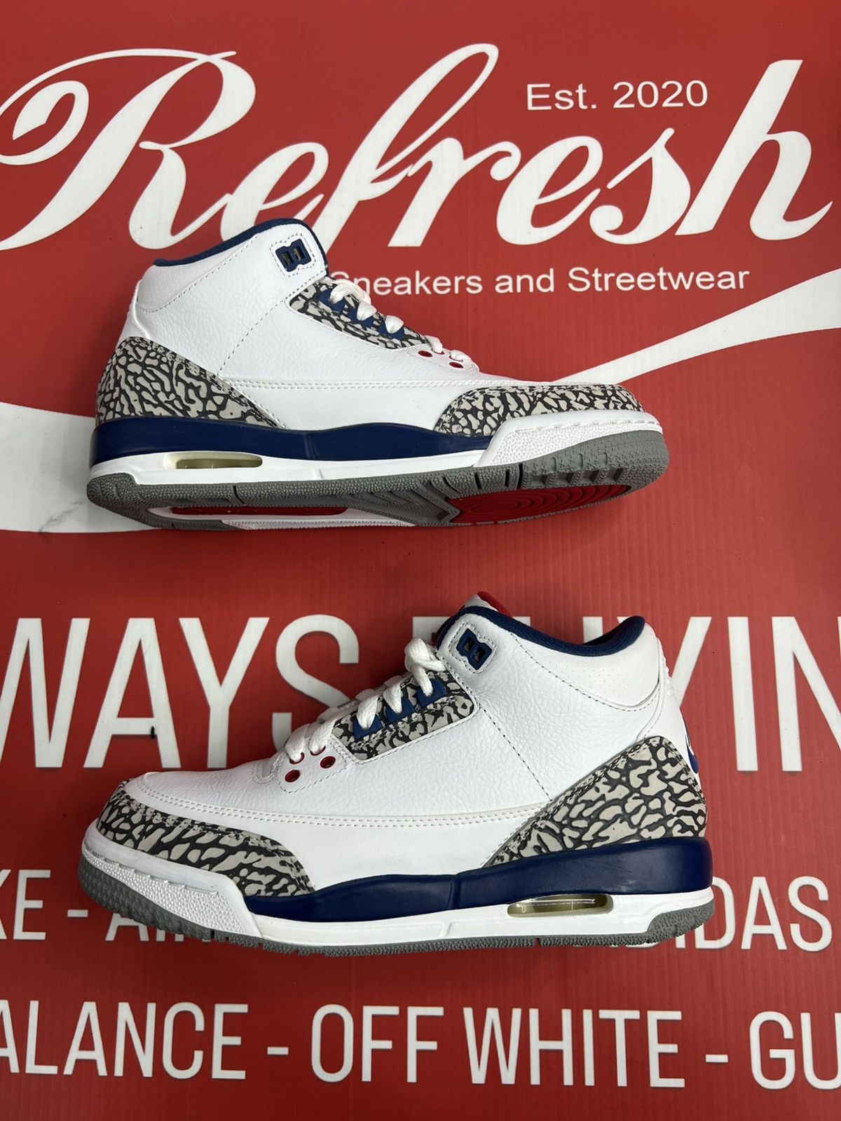 Jordan Brand Air Jordan 3 True Blue Size 5Y Size US 5 / EU 37 - 2 Thumbnail