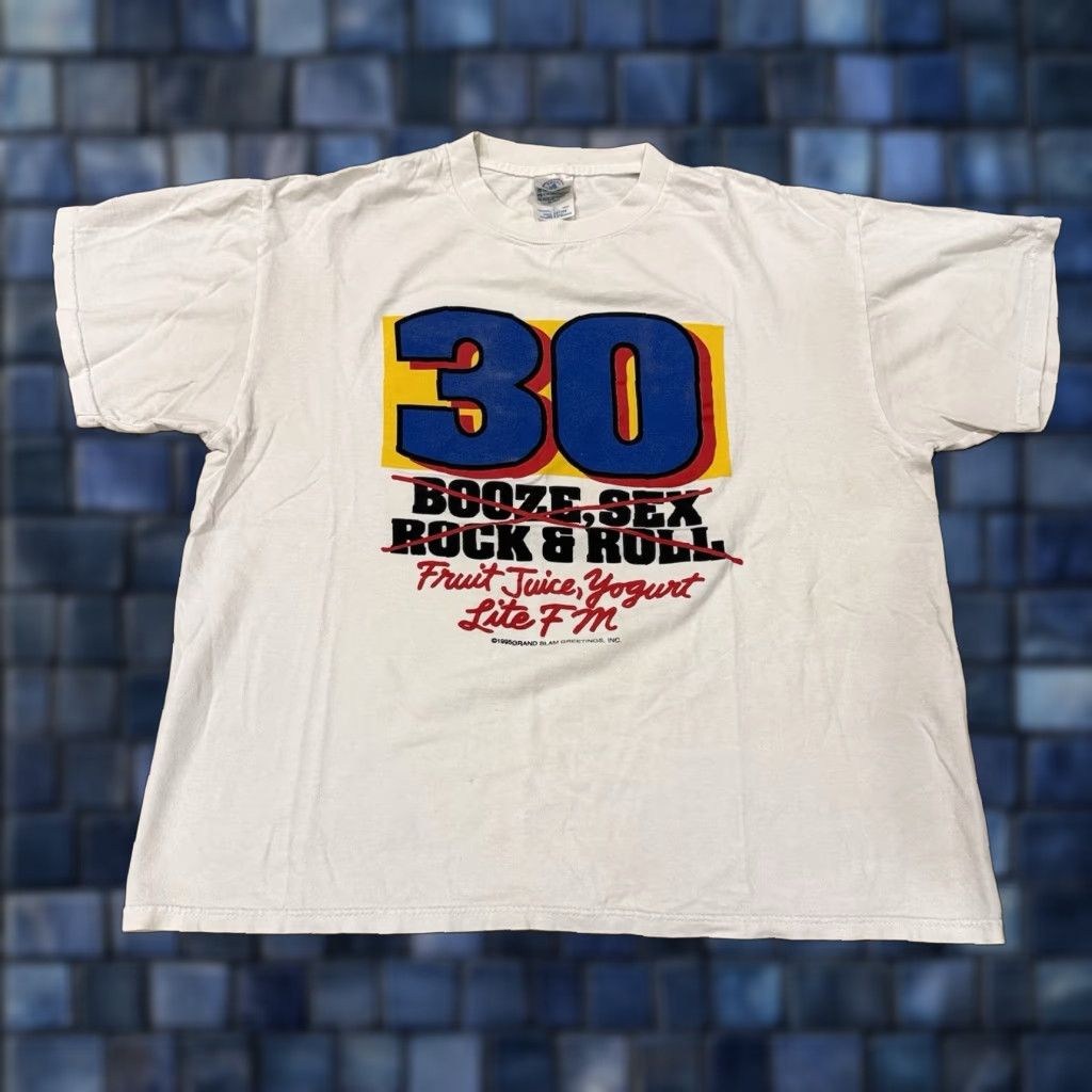 Delta VINTAGE 1995 30 YEAR OLD L JOKING PRANK FUNNY T-SHIRT Mens Large White T-Shirt MENS Large White Funny 1995 Vintage 30 Year Old l joking prank tshirt Size US L / EU 52-54 / 3 - 1 Thumbnail