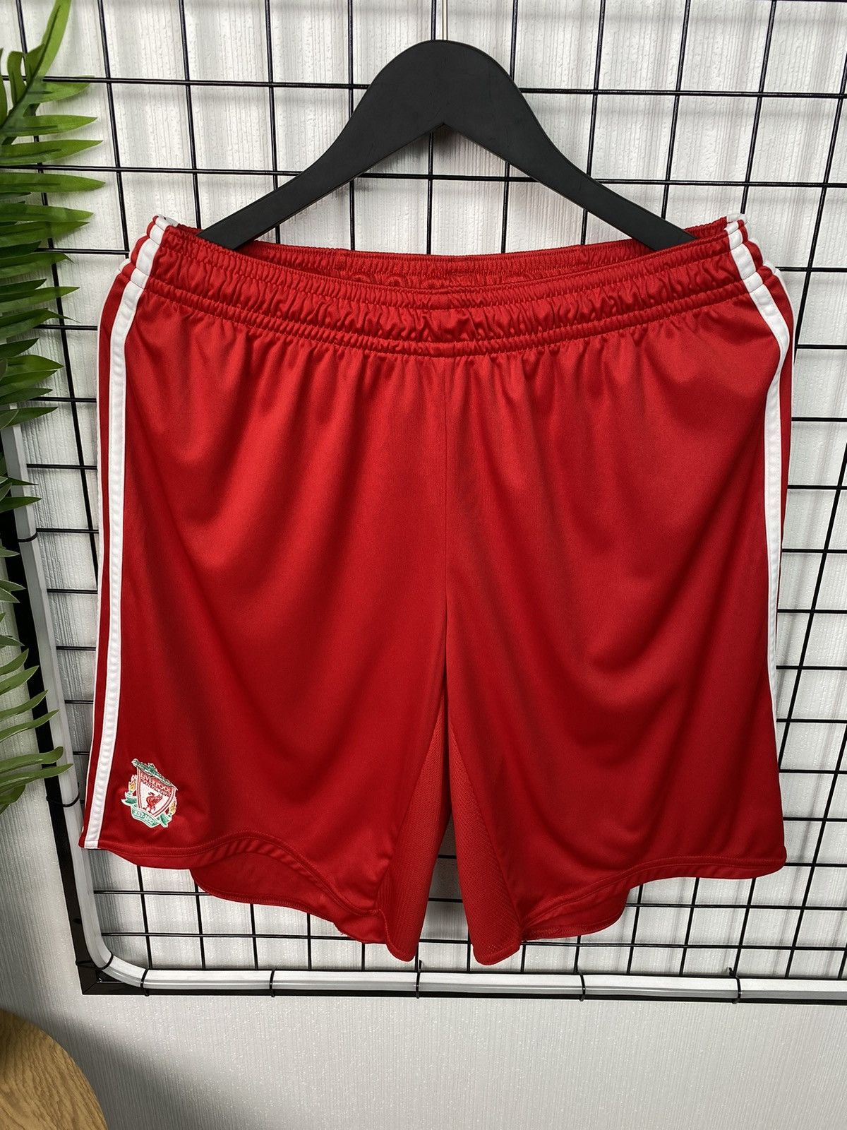 Adidas Liverpool red shorts Adidas XL 2008 2009 Men home kit Size US 36 / EU 52 - 1 Thumbnail