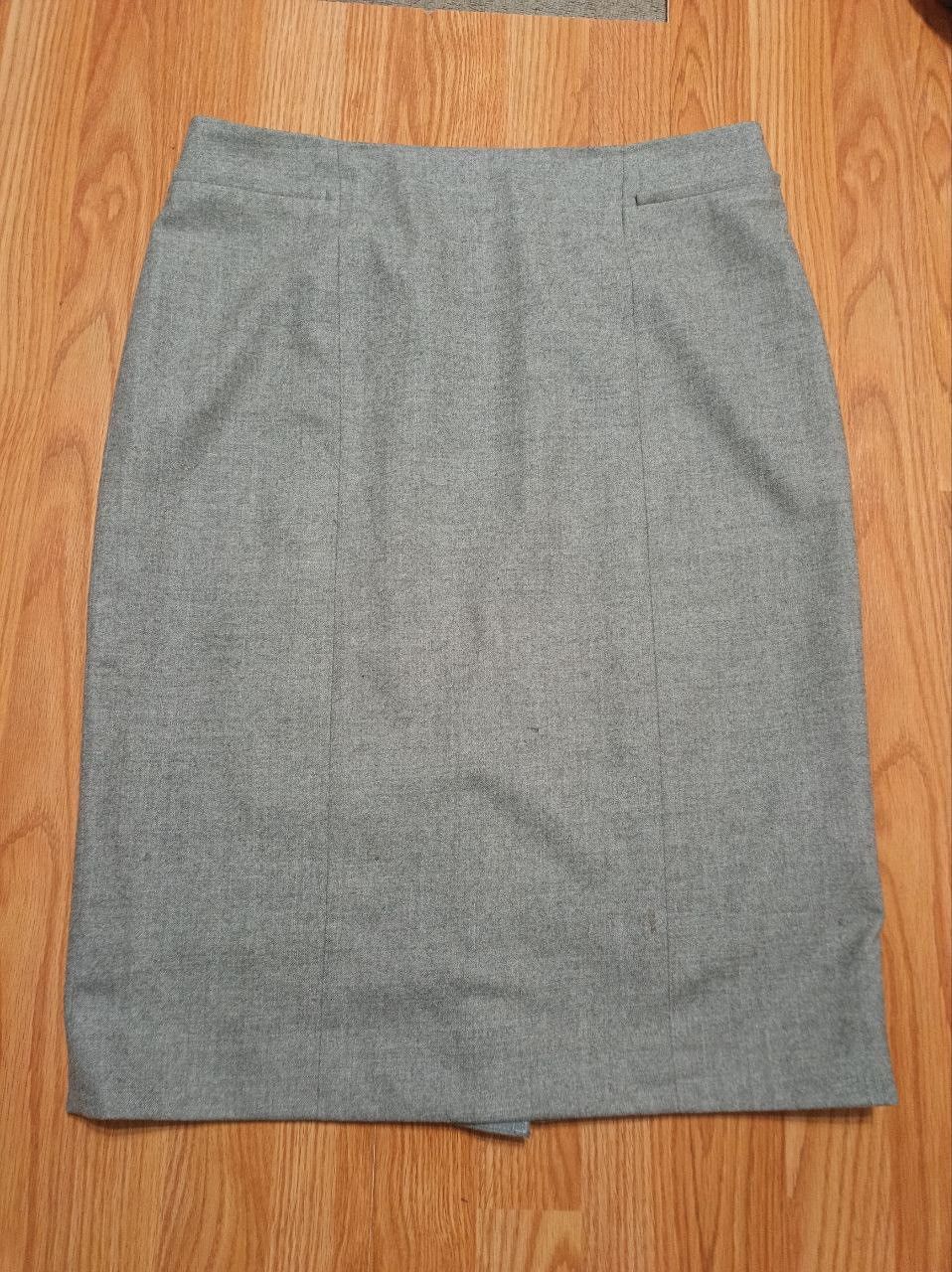Carolina Herrera CAROLINA HERRERA Classic Gray Wool Cashmere Pencil Skirt 12 Size 34" / US 12 / IT 48 - 7 Thumbnail