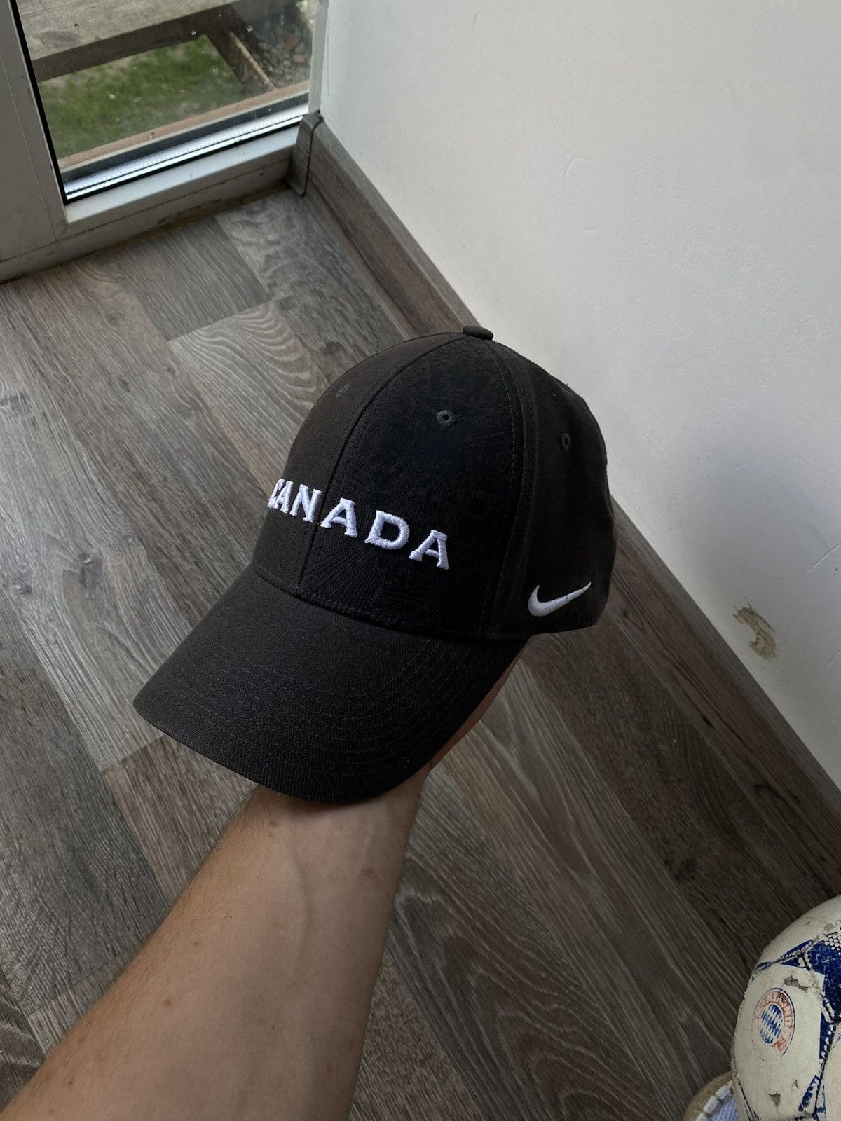 NHL × Nike × Vintage Vintage Nike Canada Cap Hockey IIHF Rare Swoosh Streetwear Size ONE SIZE - 1 Thumbnail