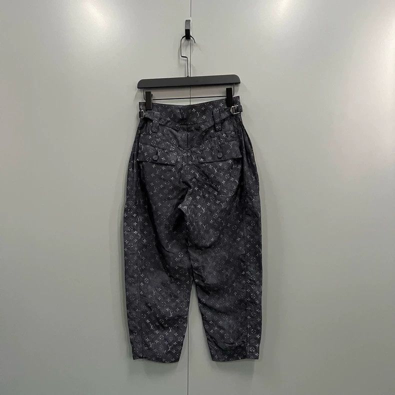 Louis Vuitton Louis Vuitton High-waisted trousers with printed presbyopi Size US 36 / EU 52 - 2 Thumbnail